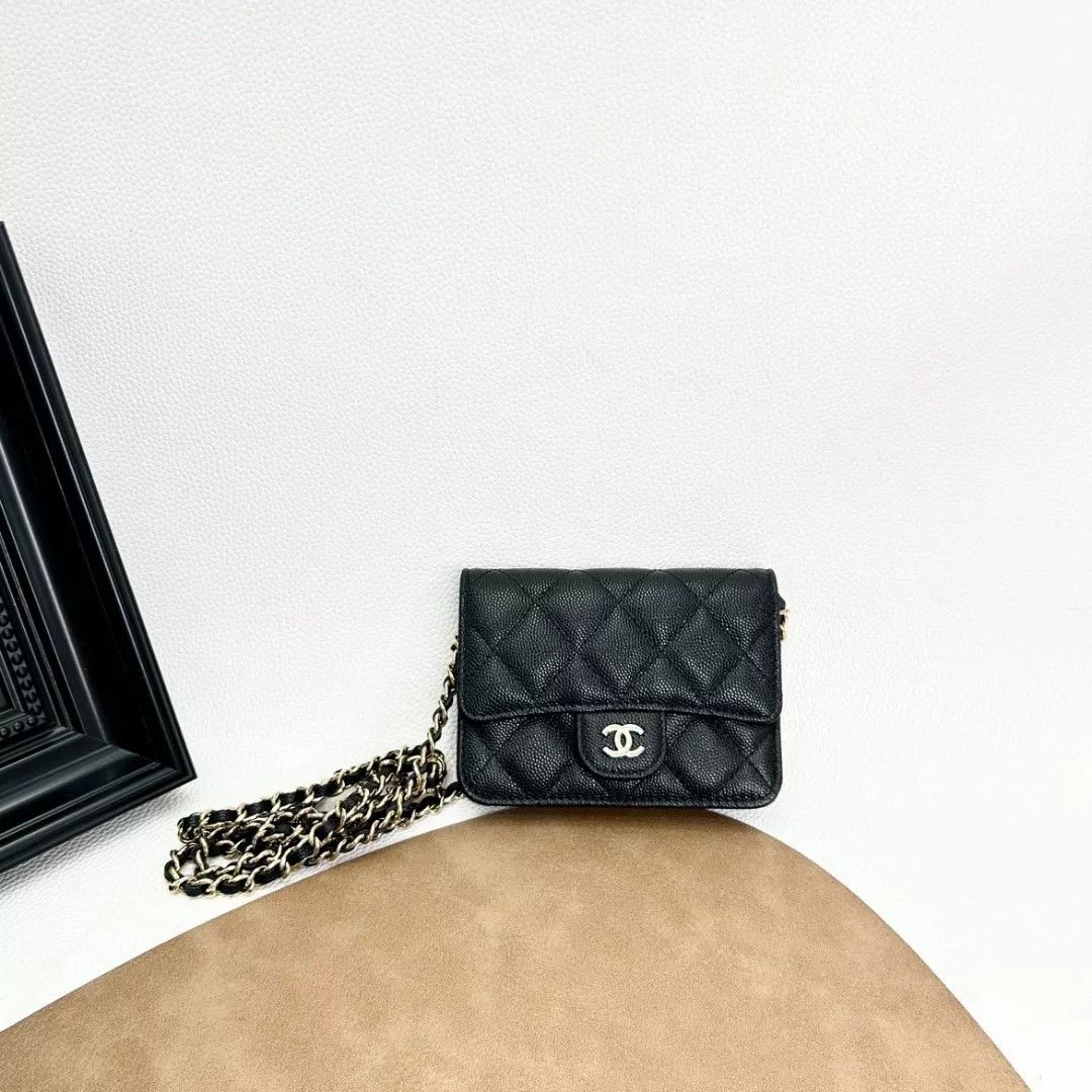 Chanel Pre-loved Bag Very good condition Size ONE SIZE - 1 Thumbnail