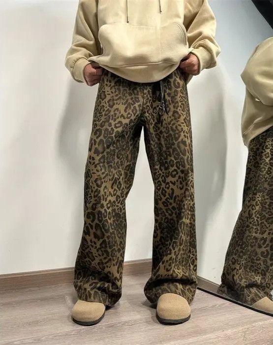 Japanese Brand Leapord Printed Denim Pants Size US 32 / EU 48 - 1 Thumbnail