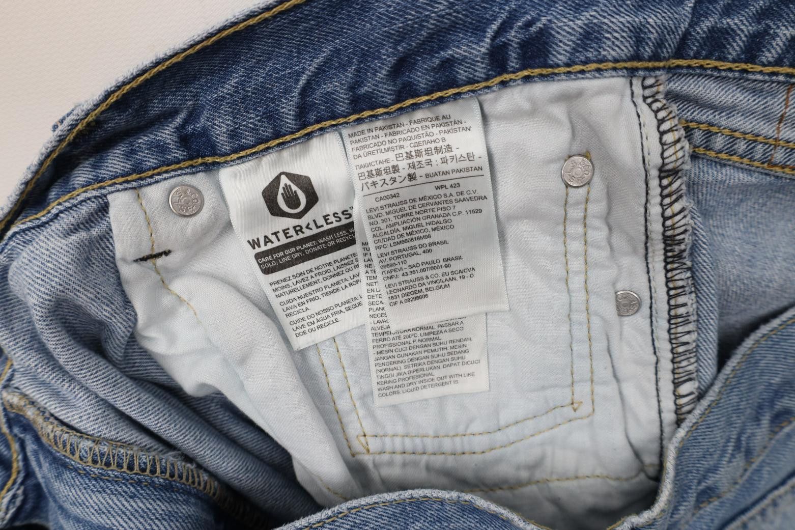 Levi's Vintage Y2K Levis 505 Regular Straight Leg Denim Jeans Size US 40 / EU 56 - 9 Thumbnail