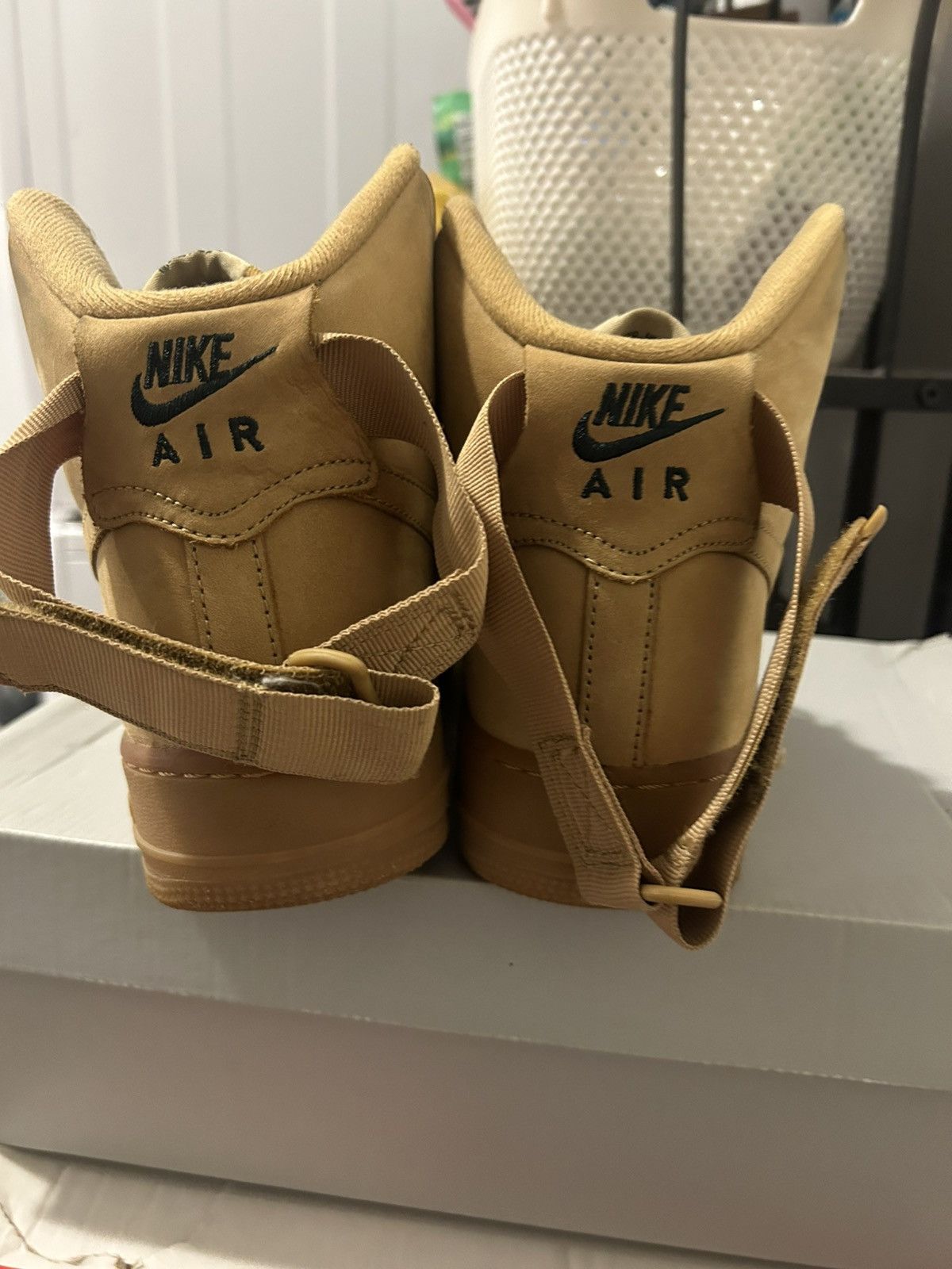 Nike Nike Air Force 1 High “Wheat” 2015 Size US 9 / EU 42 - 2 Thumbnail