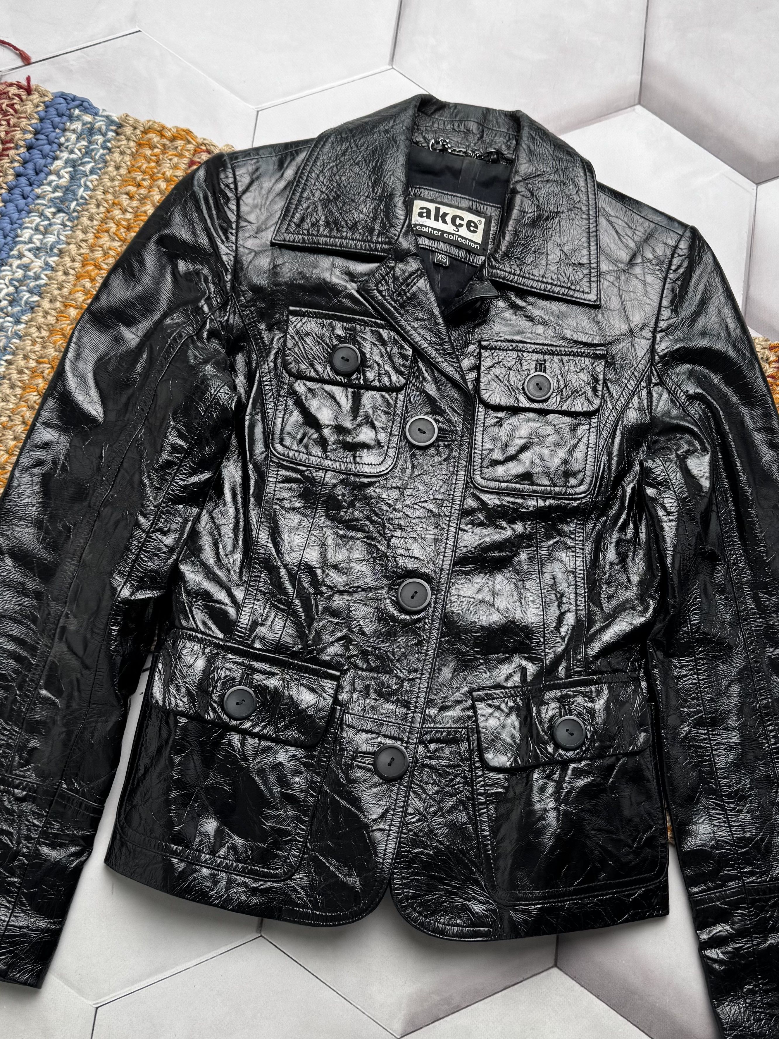 Vintage Vintage Black Leather Jacket Women's Button Up Fitted (E4) Size XS / US 0-2 / IT 36-38 - 2 Thumbnail