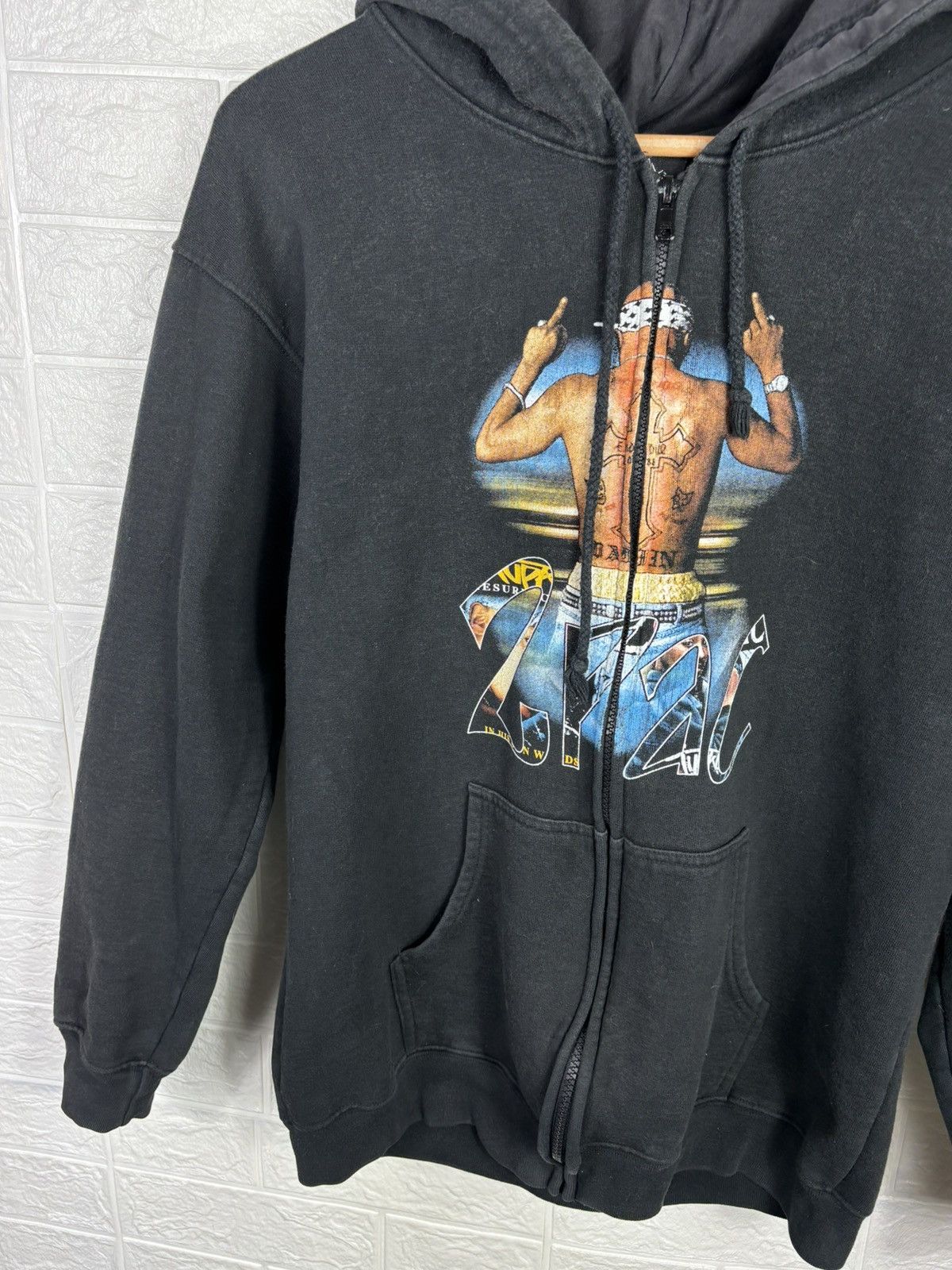 Vintage Vintage Hoodie Tupac 2Pac Size S-M Size US M / EU 48-50 / 2 - 8 Thumbnail