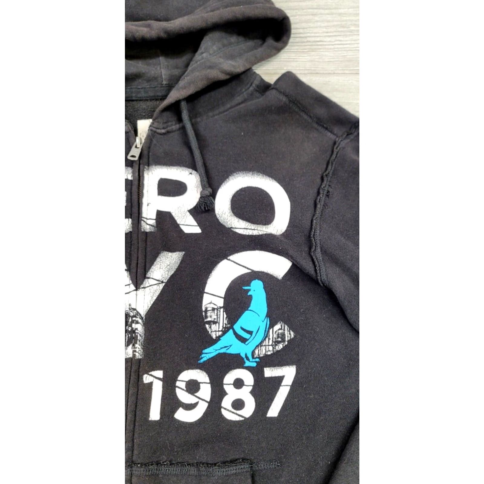 Vintage AEROPOSTALE New York Black Long Sleeve Full Zip Hoodie Mens S Adult Size US S / EU 44-46 / 1 - 4 Thumbnail