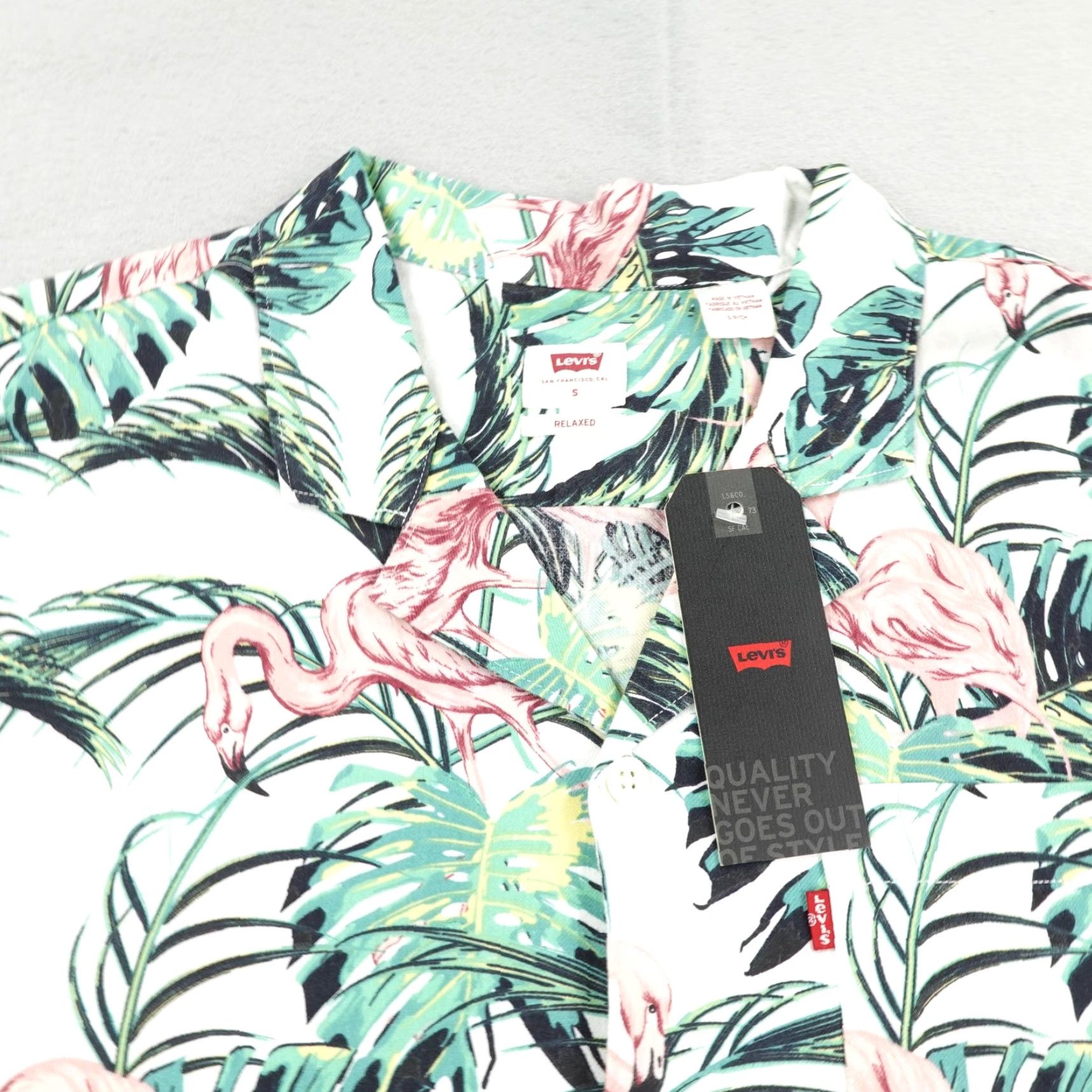 Levi's Levi's Button-Up Shirt Mens Small Multicolor Flamingo Hawaiian Tropical Print NEW Size US S / EU 44-46 / 1 - 2 Thumbnail