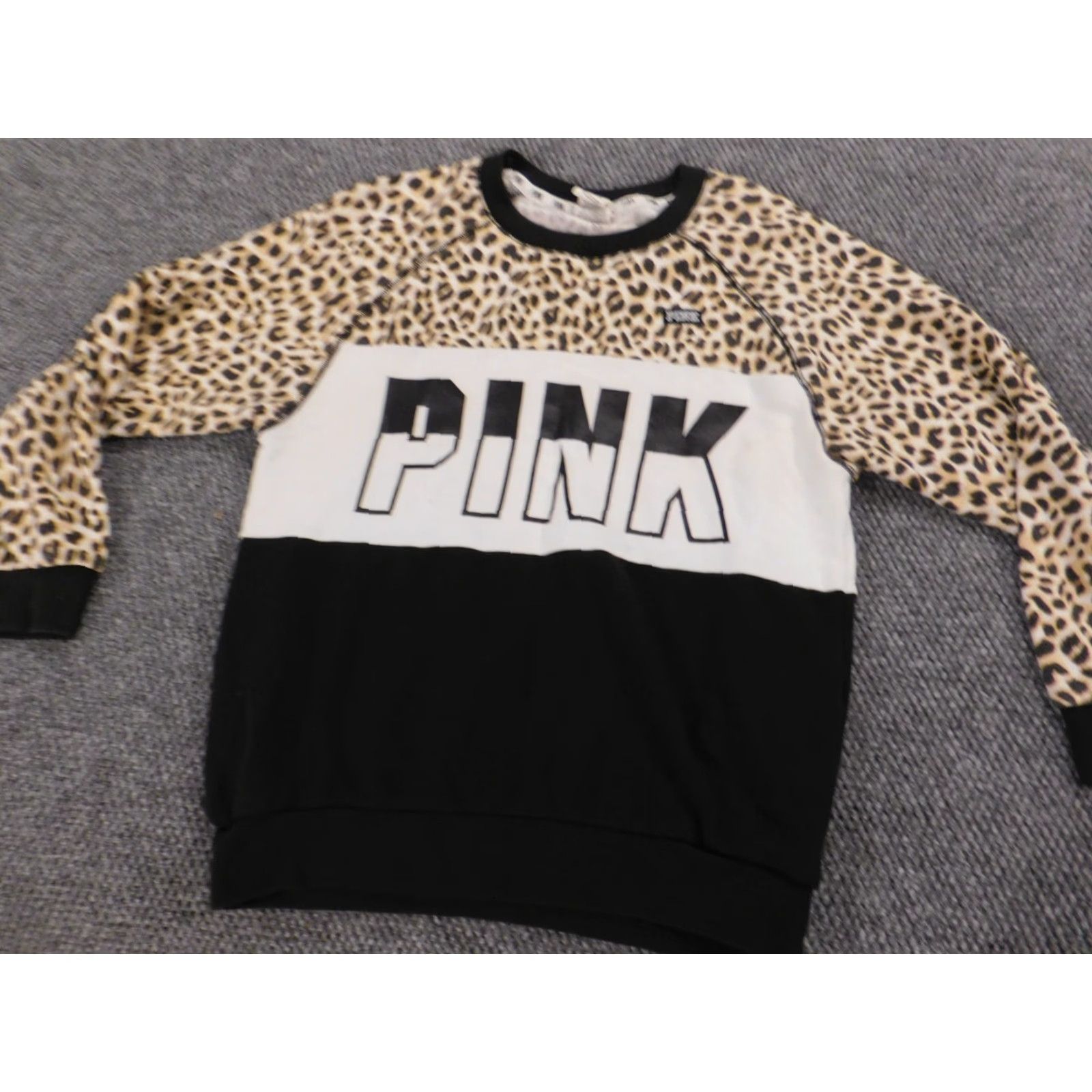Victoria's Secret Victoria's Secret PINK Sweatshirt XS Womens Pullover Crew Neck Solid Pink Modern All Seasons Activewear Regular Fit Graphic: Ruffle Accent Size XS / US 0-2 / IT 36-38 - 4 Thumbnail
