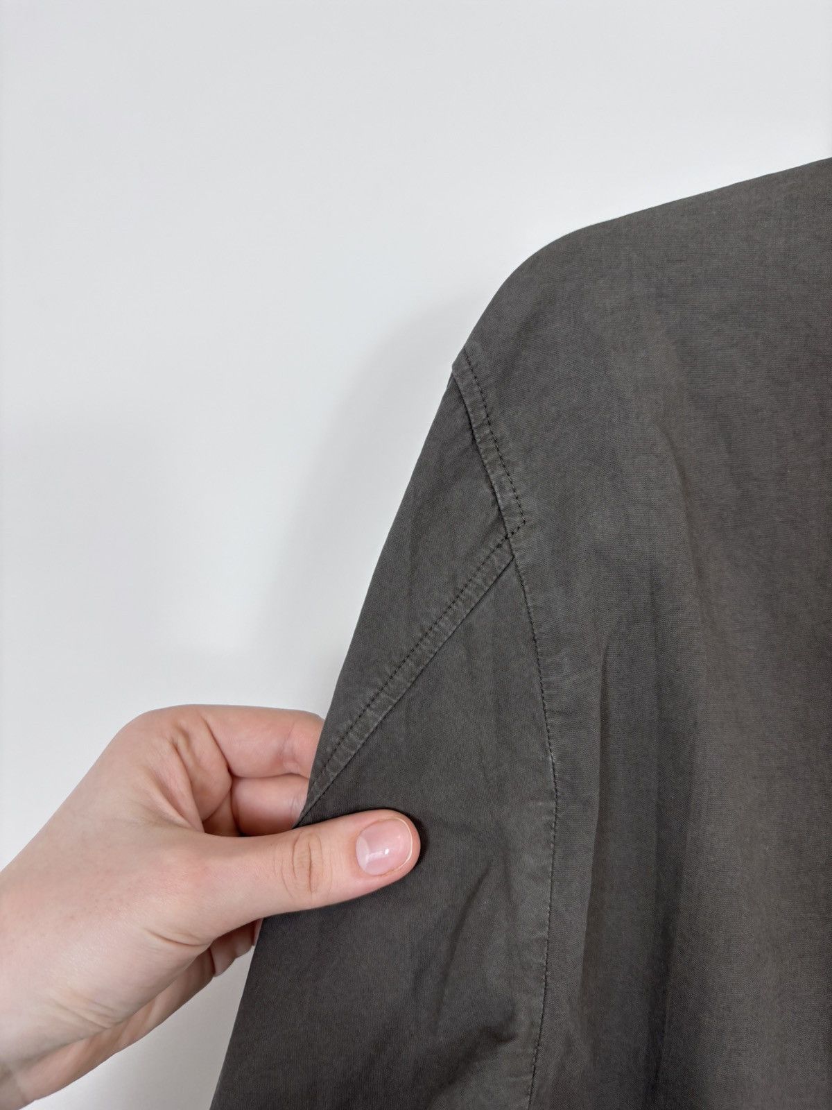 Moschino Vintage Moschino Jeans Men’s Khaki Brown Long Sleeve Shirt Size US M / EU 48-50 / 2 - 23 Thumbnail