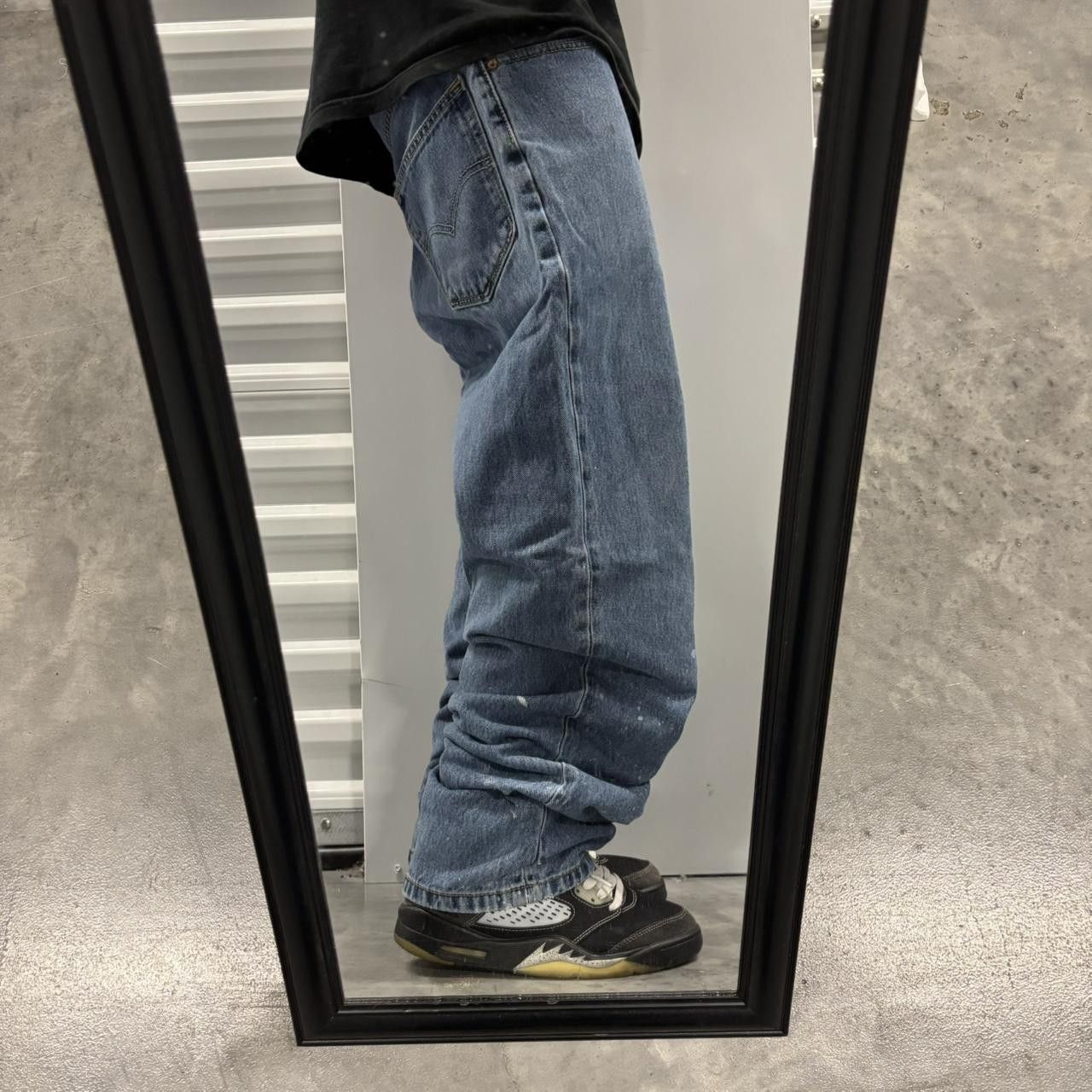 Levi's × Vintage Crazy Vintage Y2K/2000s Levis Medium Wash Essential Denim Jeans! Size US 34 / EU 50 - 2 Thumbnail