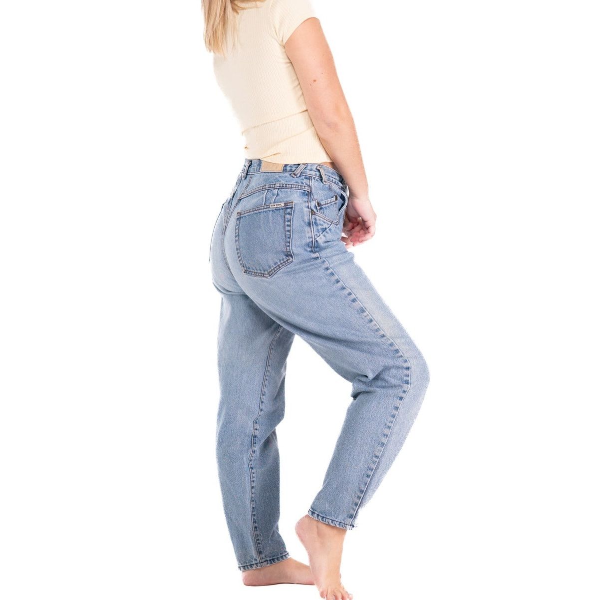 Vintage Vintage 90s Bonjour Light Wash Tapered Mom Jeans Size 30" / US 8 / IT 44 - 1 Thumbnail