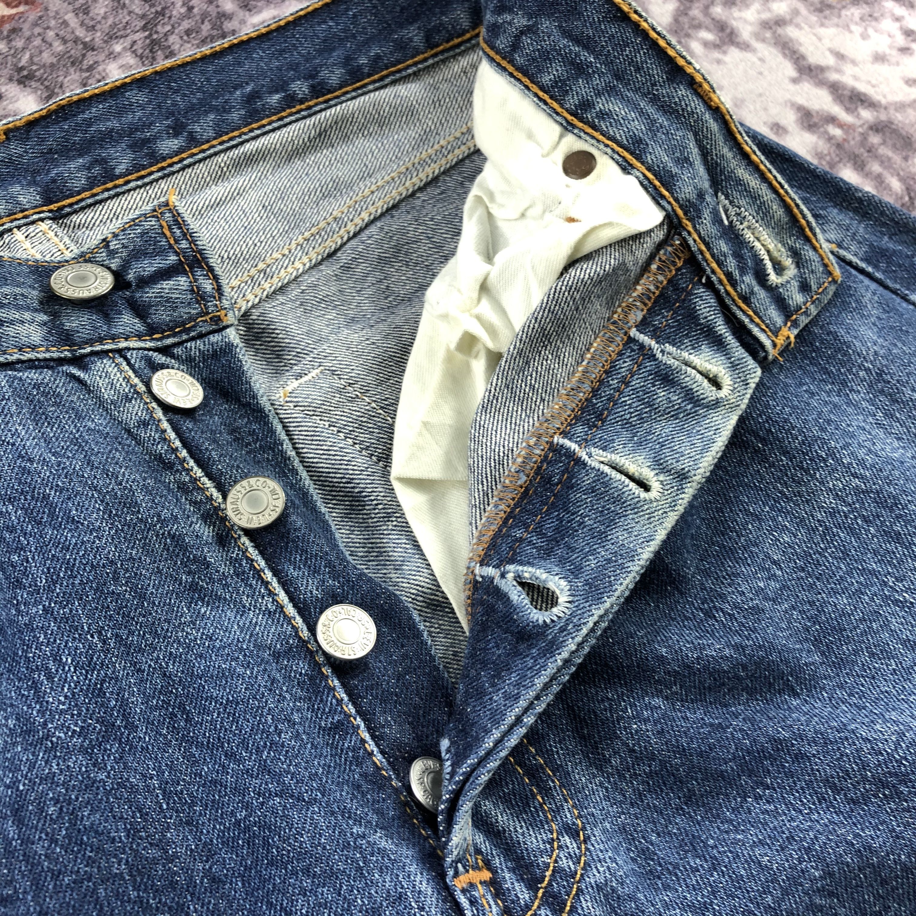 Levi's Vintage 90s Blue Wash Levis 501 Jeans-JM2846 Size US 29 - 10 Thumbnail