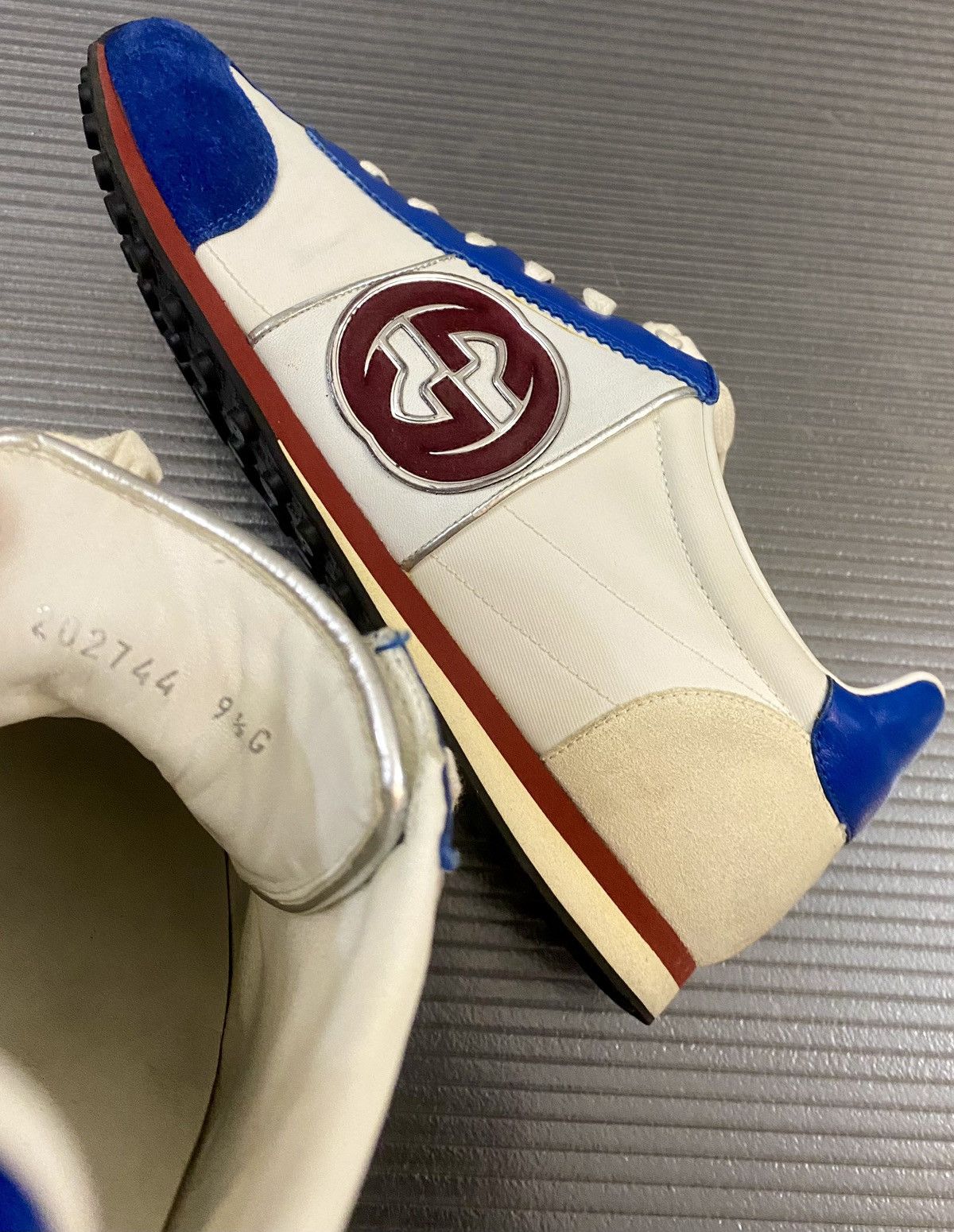 Gucci Gucci 🇮🇹 x Tom Ford white blue suede GG sneaker 9.5uk VINTAGE Size US 10.5 / EU 43-44 - 4 Thumbnail