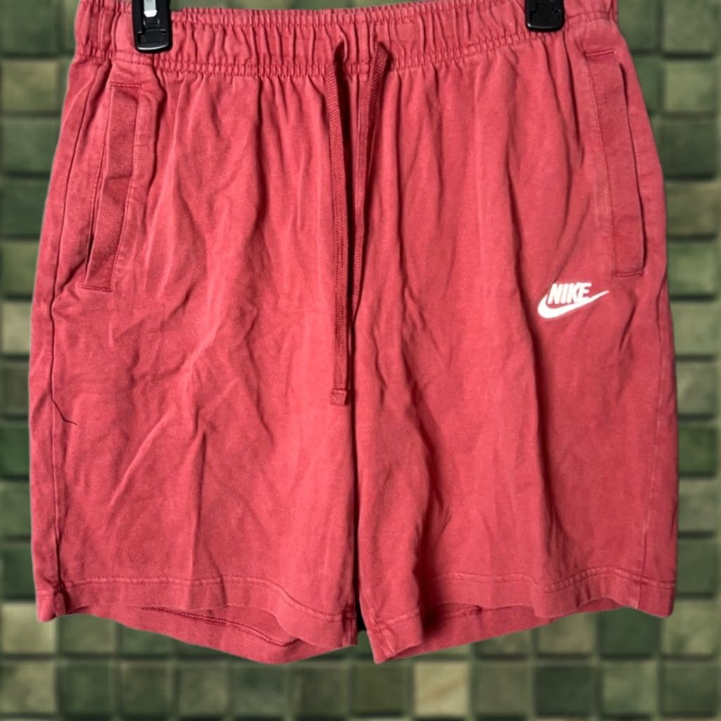 Nike Nike Shorts Men Size Medium Red Launge Size US 31 - 1 Thumbnail