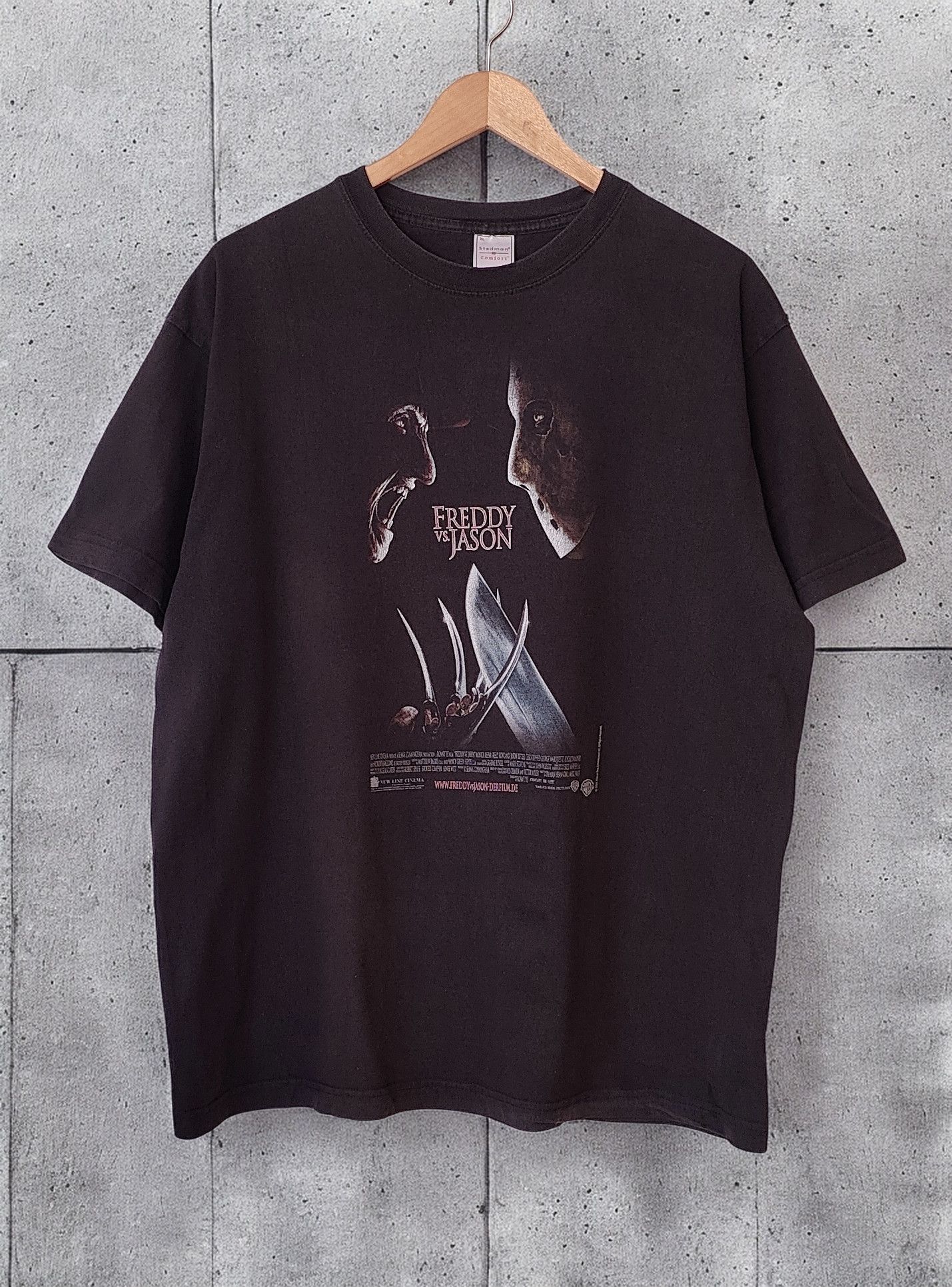 Vintage Freddy vs Jason 2004 Vintage Horror Movie Halloween Tshirt Size US XL / EU 56 / 4 - 1 Thumbnail