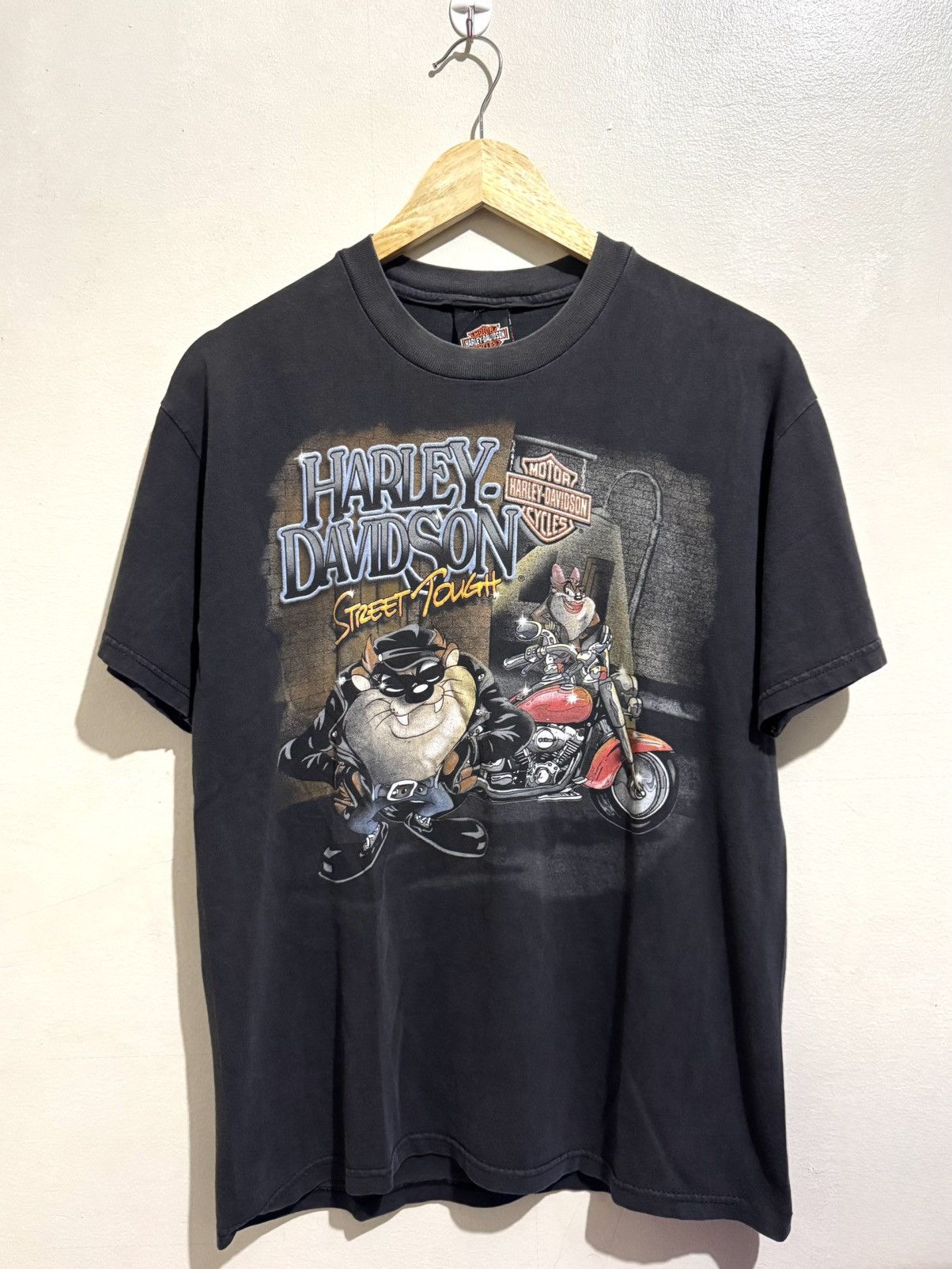Harley Davidson Vintage 2000 Harley Davidson Street Tough Taz Looney Tunes Size US M / EU 48-50 / 2 - 1 Thumbnail
