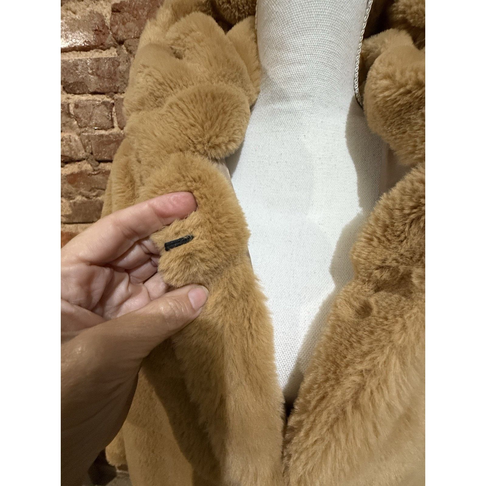 & Other Stories QIYE FAUX FUR HOODED TAN RIBBED FURRY JACKET ONE SIZE Size ONE SIZE - 7 Thumbnail