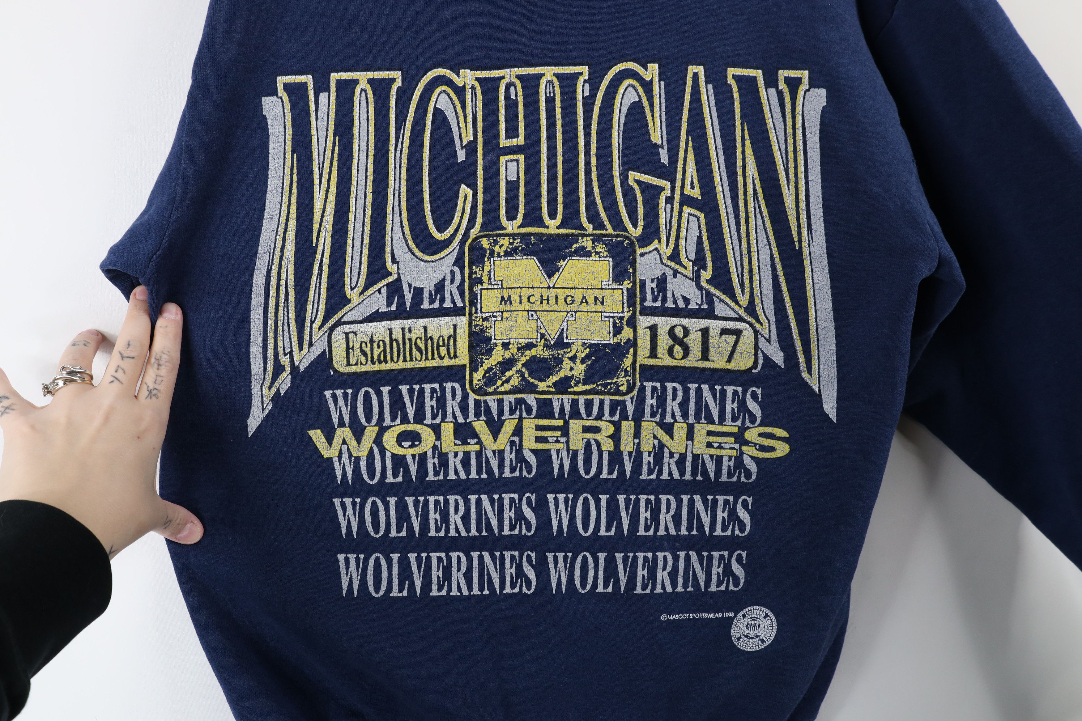 Vintage Vintage 90s Spell Out University of Michigan Sweatshirt USA Size US M / EU 48-50 / 2 - 4 Thumbnail