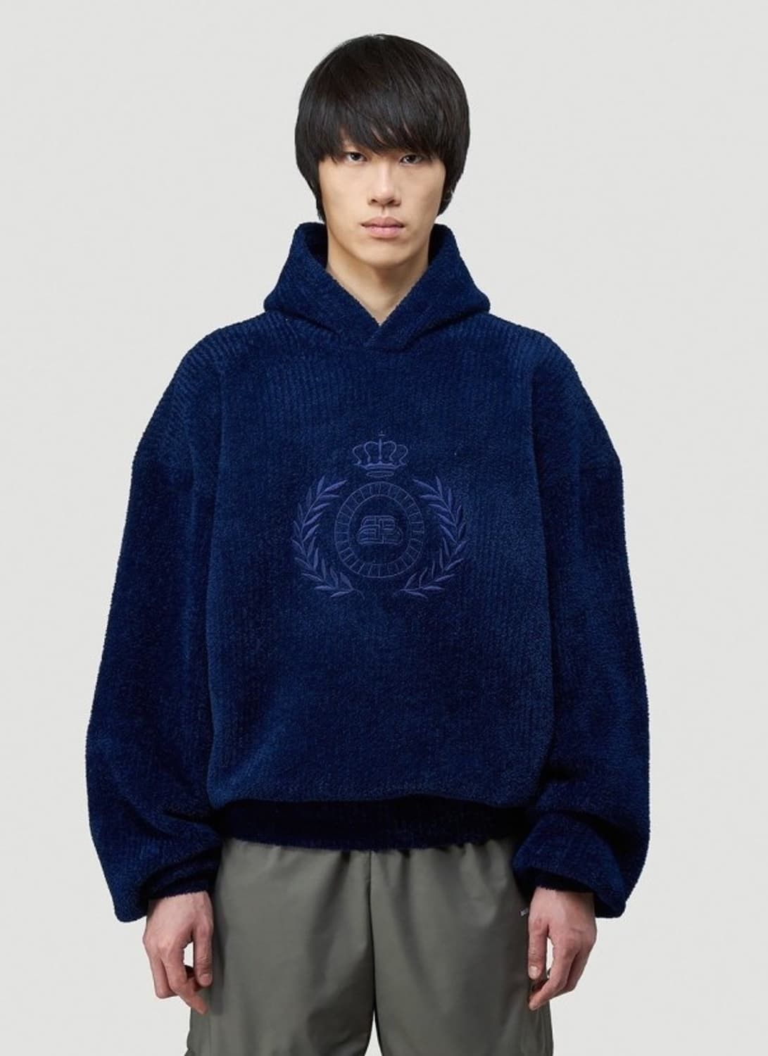 Balenciaga SS/21 Runway Fluffy BB Laurel Hoodie (Towel/Robe) Size US XS / EU 42 / 0 - 7 Thumbnail