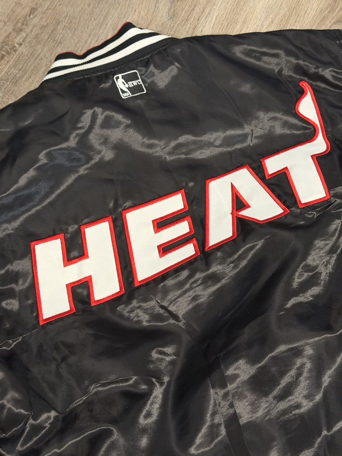 Majestic Majestic Miami Heat Reversible Satin Bomber Jacket Sz Medium Size US M / EU 48-50 / 2 - 9 Thumbnail