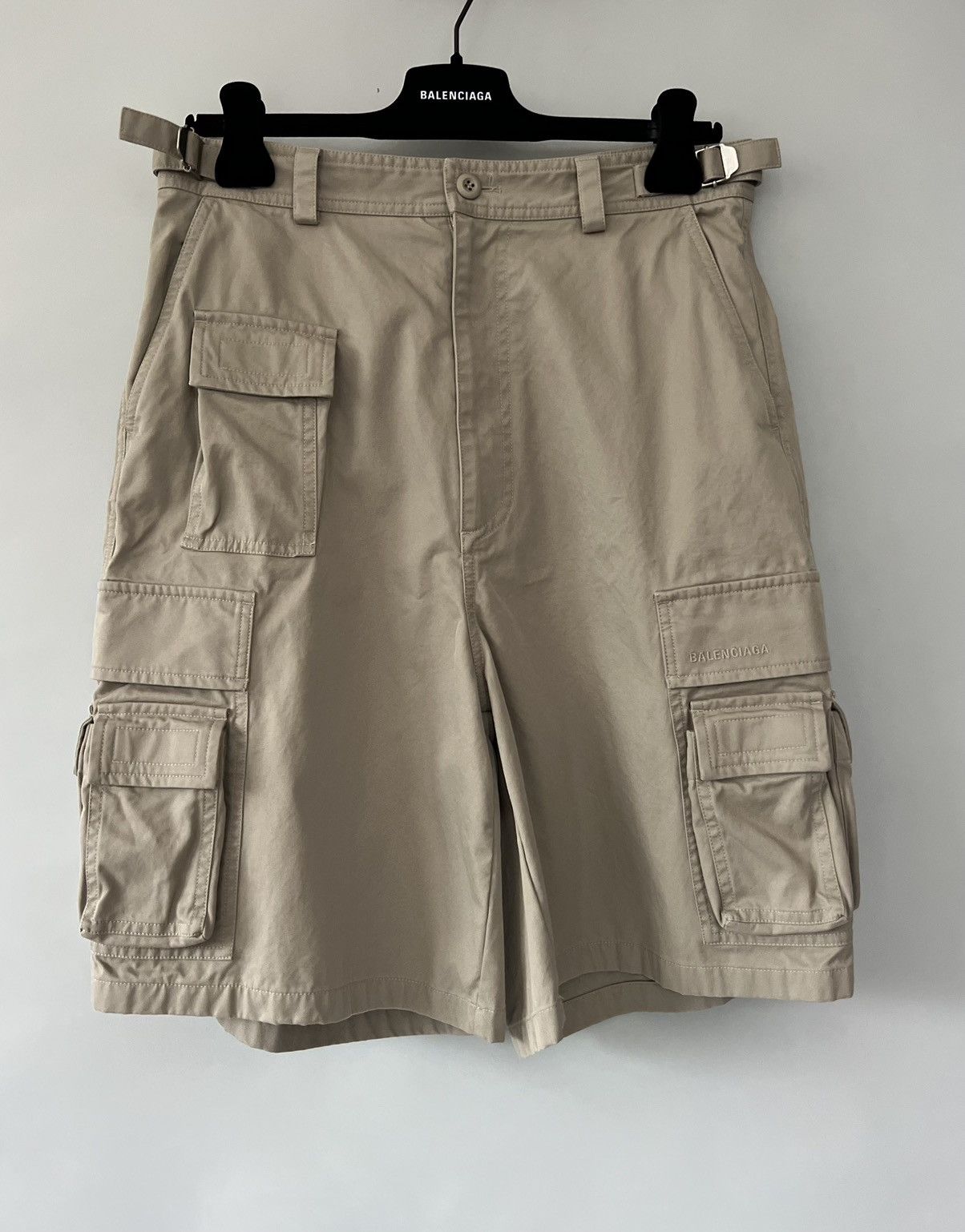 Balenciaga Balenciaga Cargo Shorts Size US 30 / EU 46 - 1 Thumbnail