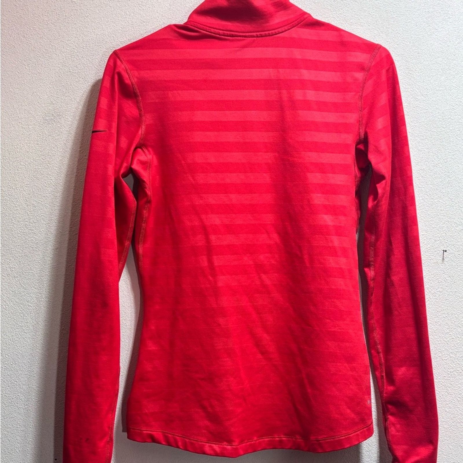 Nike Nike Women's Red Long Sleeve Half-Zip Top Size M / US 6-8 / IT 42-44 - 2 Thumbnail