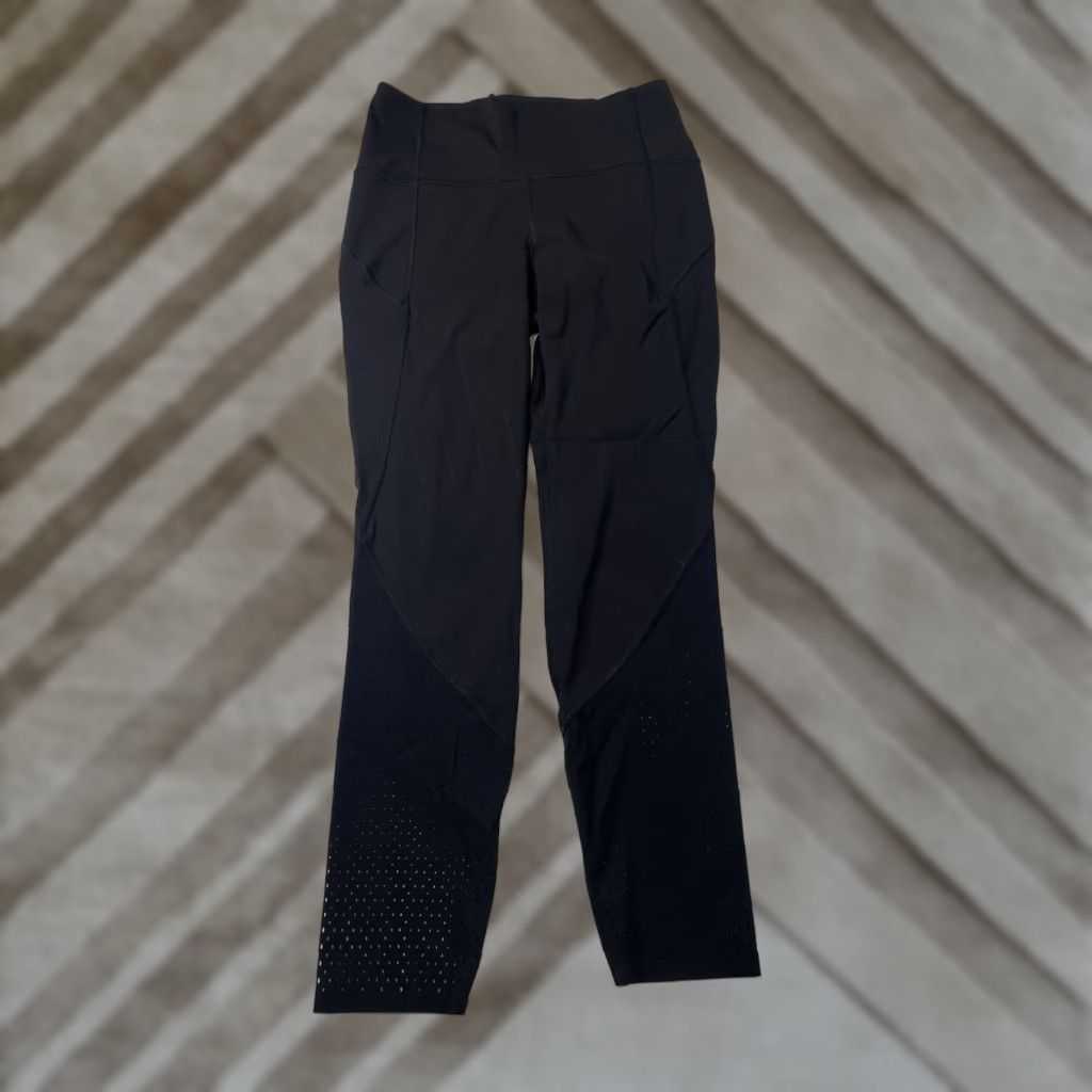 Lululemon Lululemon Leggings Ankle Black Size 6 Womens Skinny Stretch Activewear Yoga Perforated Calf Pants Nylon Spandex Size 28" / US 6 / IT 42 - 1 Thumbnail