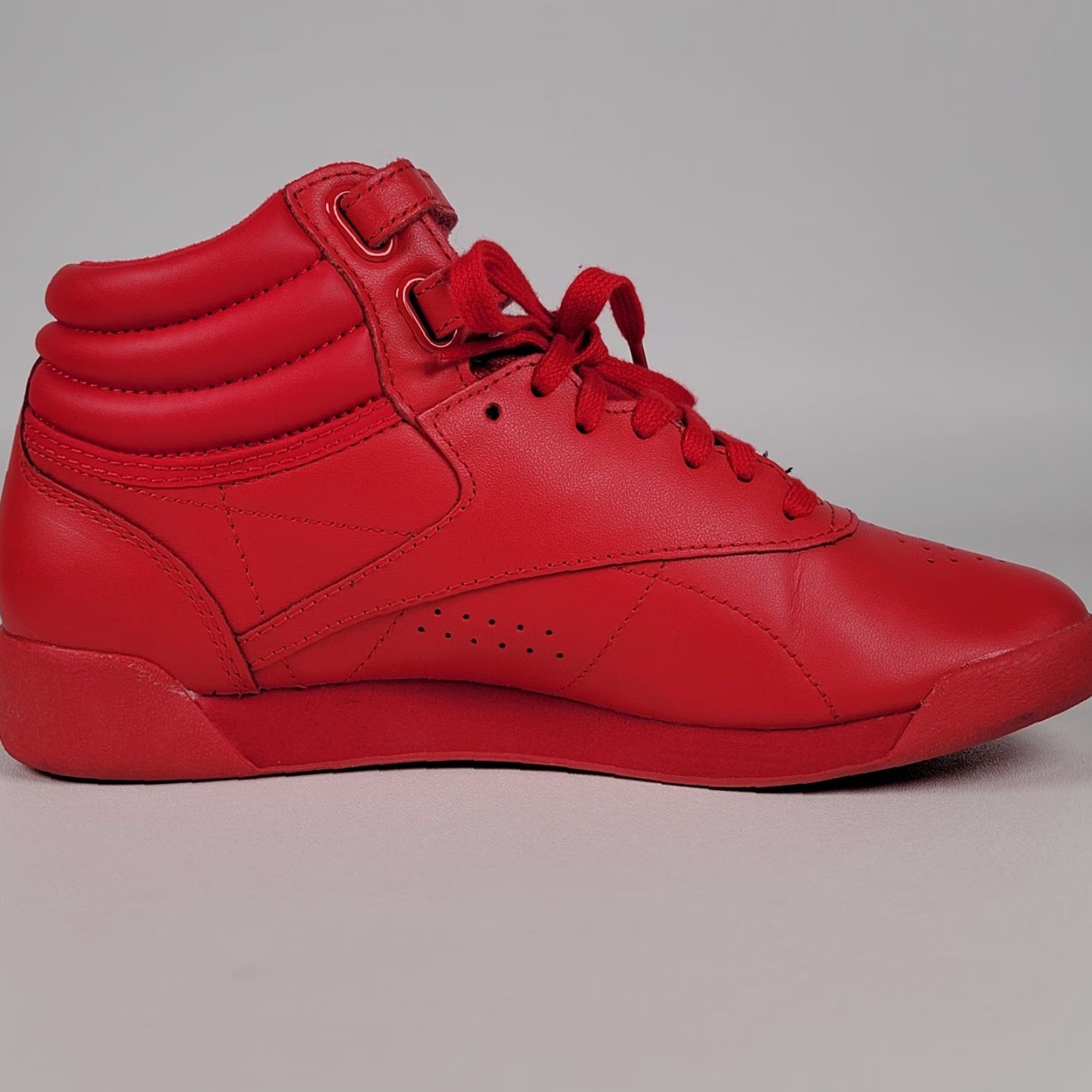 Reebok Reebok Classic Freestyle High Tops Women's 7 Red Athletic Sneakers Hi Top Traditional Size US 5 / IT 35 - 6 Thumbnail