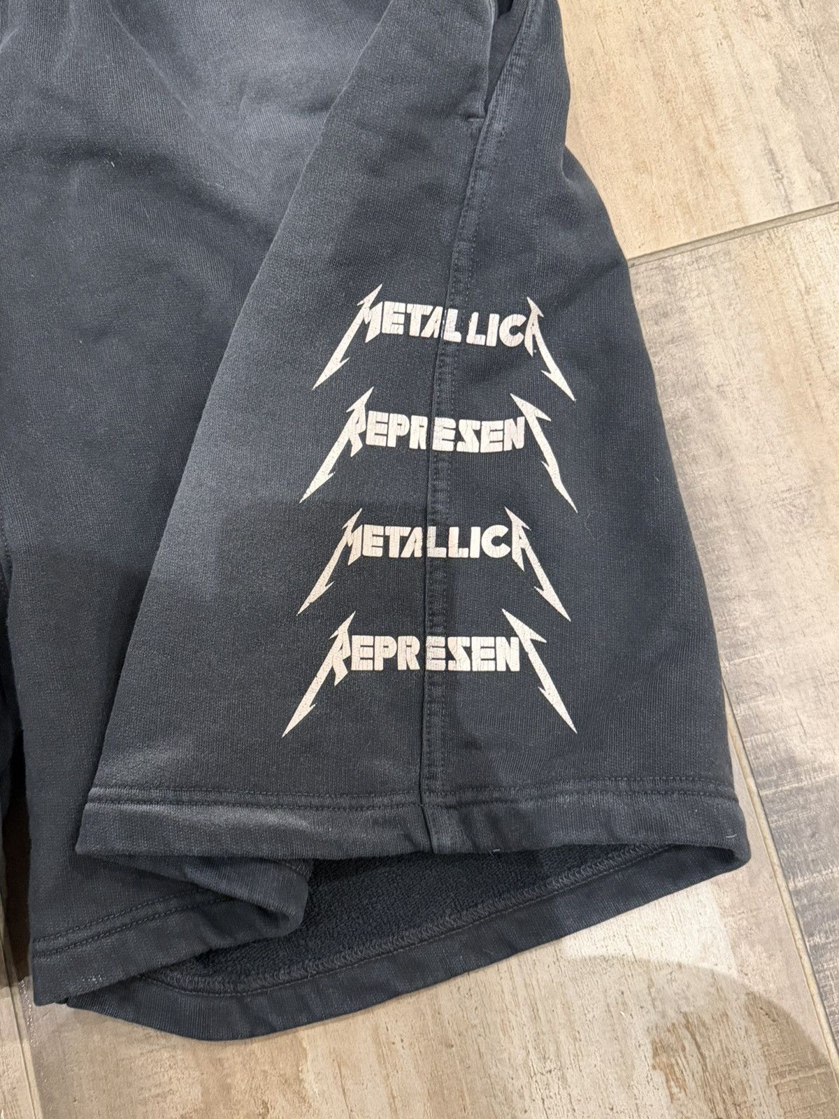 Represent Clo. Represent Metallica sweatshorts Size US 36 / EU 52 - 2 Thumbnail