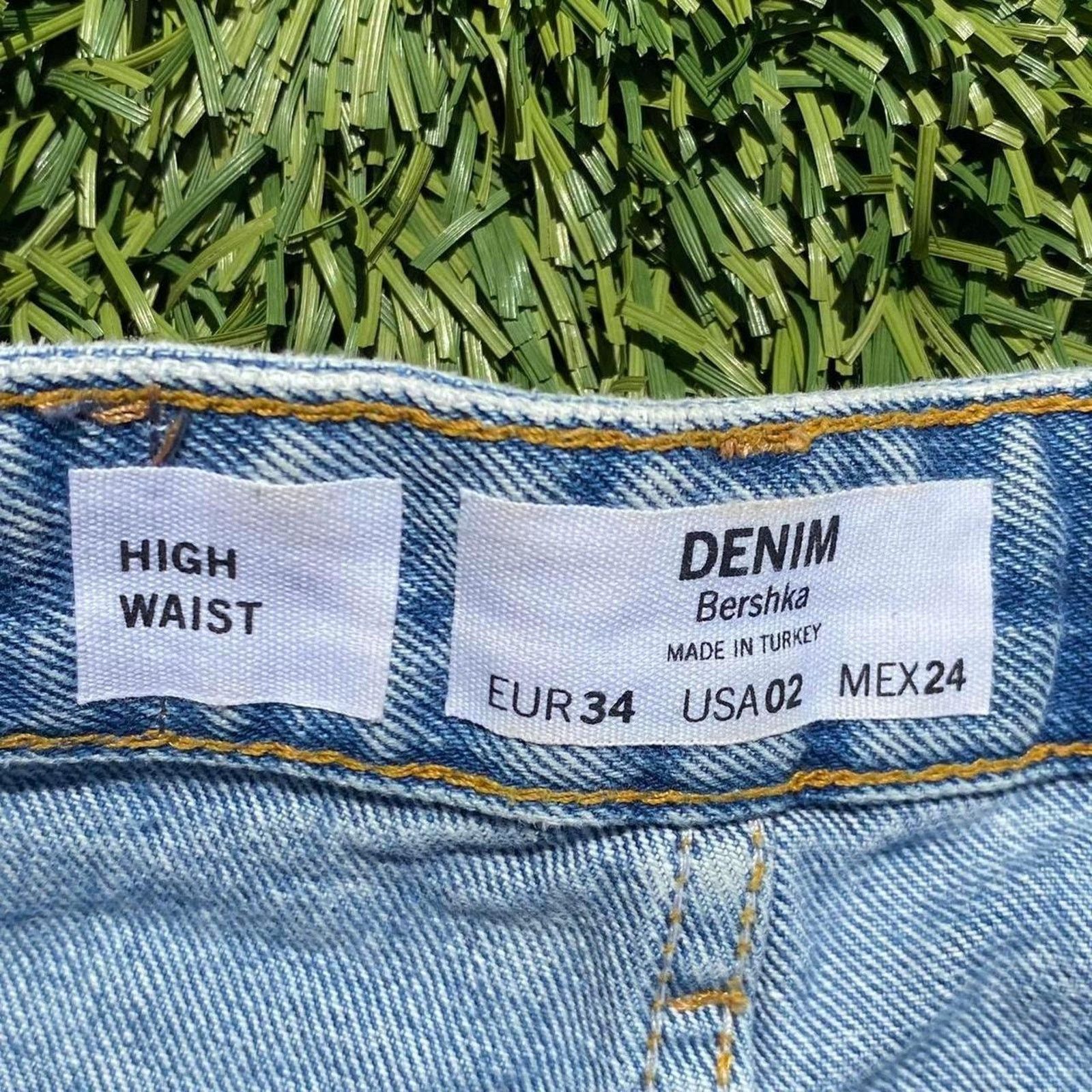 Bershka Bershka High Waisted Jorts Womens size 02 Size 26" / US 2 / IT 38 - 2 Thumbnail