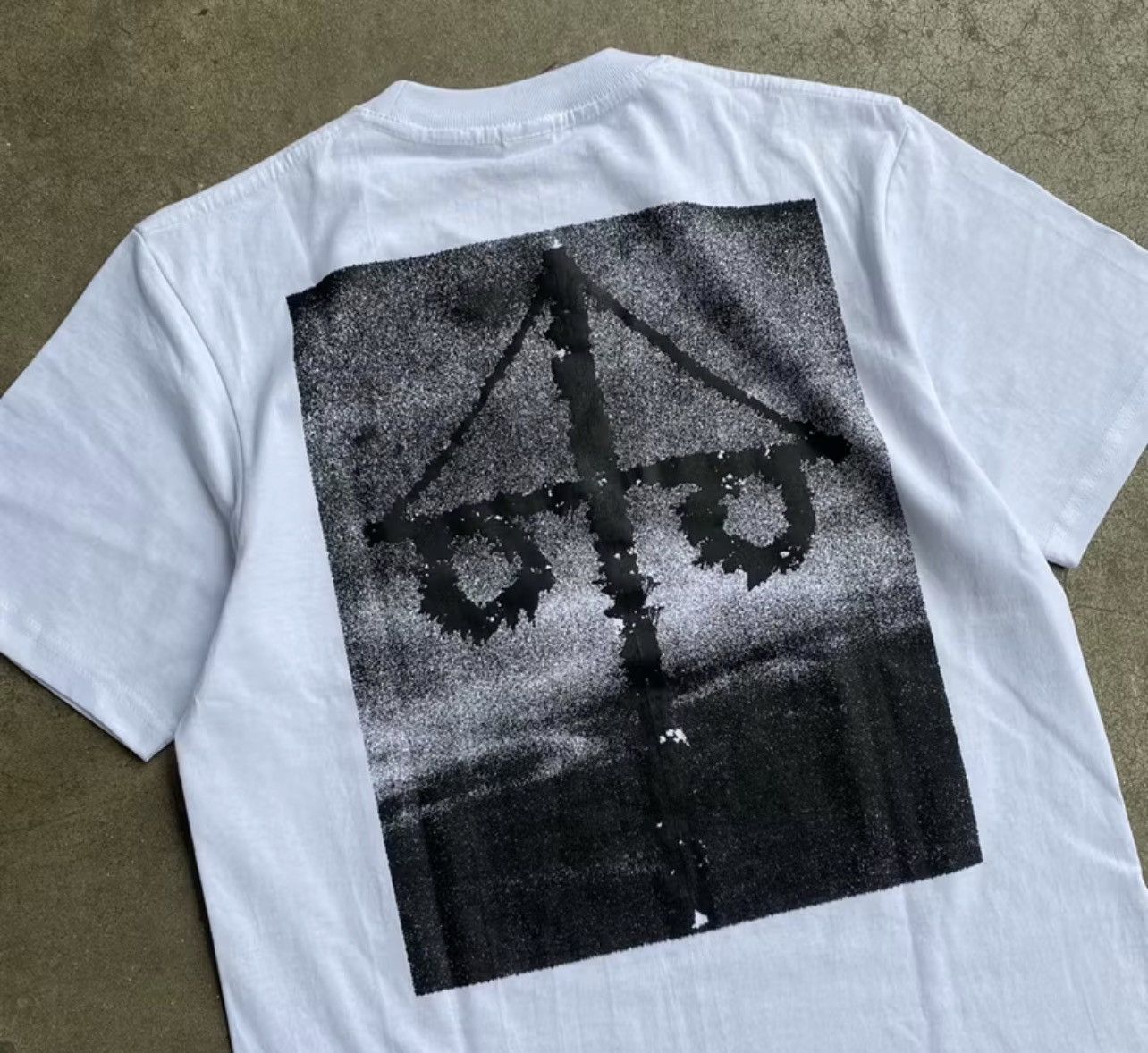 Vintage Midsommar A24 Movie film by ari aster tshirt Size US XL / EU 56 / 4 - 2 Thumbnail