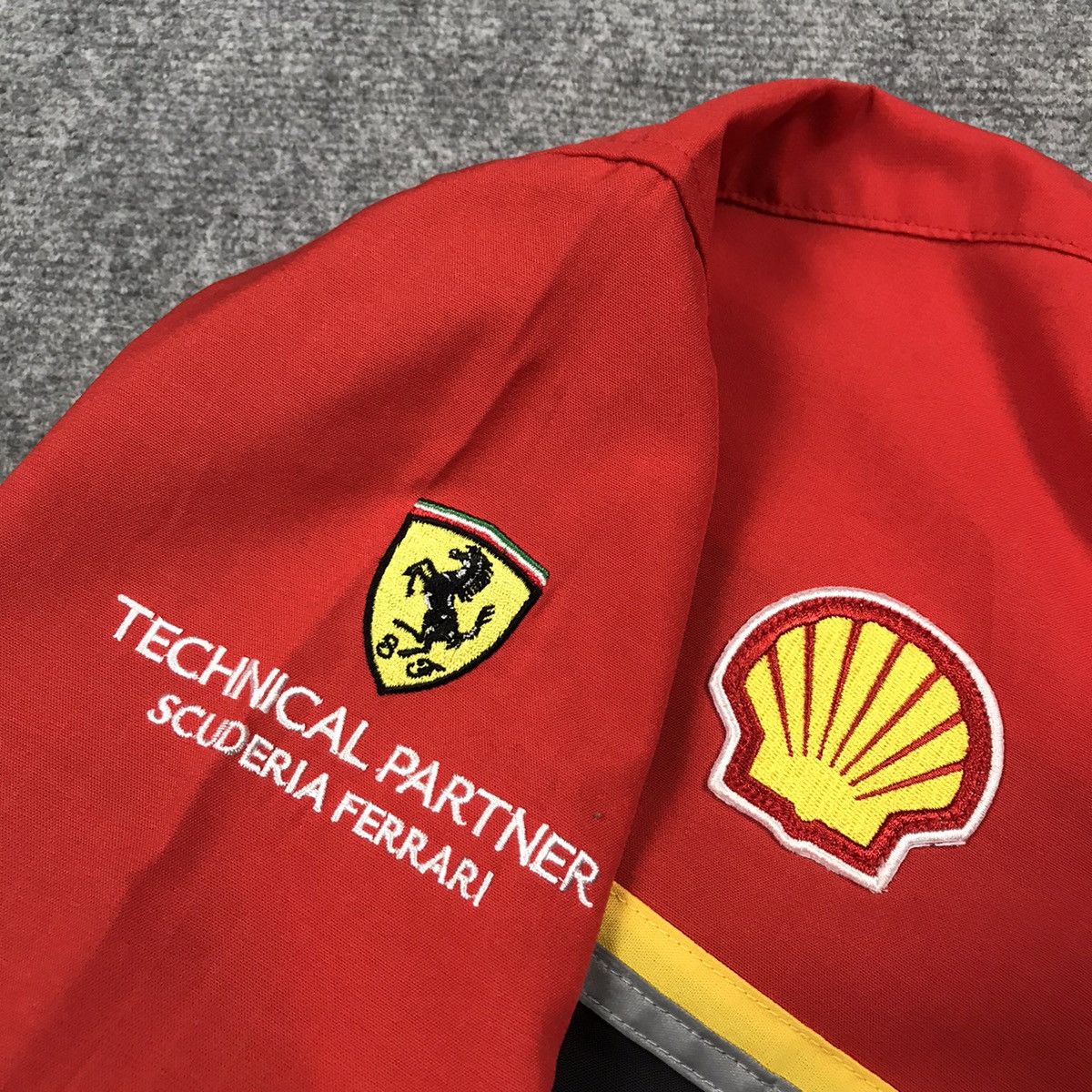 Japanese Brand Shell Helix x Ferrari button up shirt oil brand japan Size US M / EU 48-50 / 2 - 6 Thumbnail