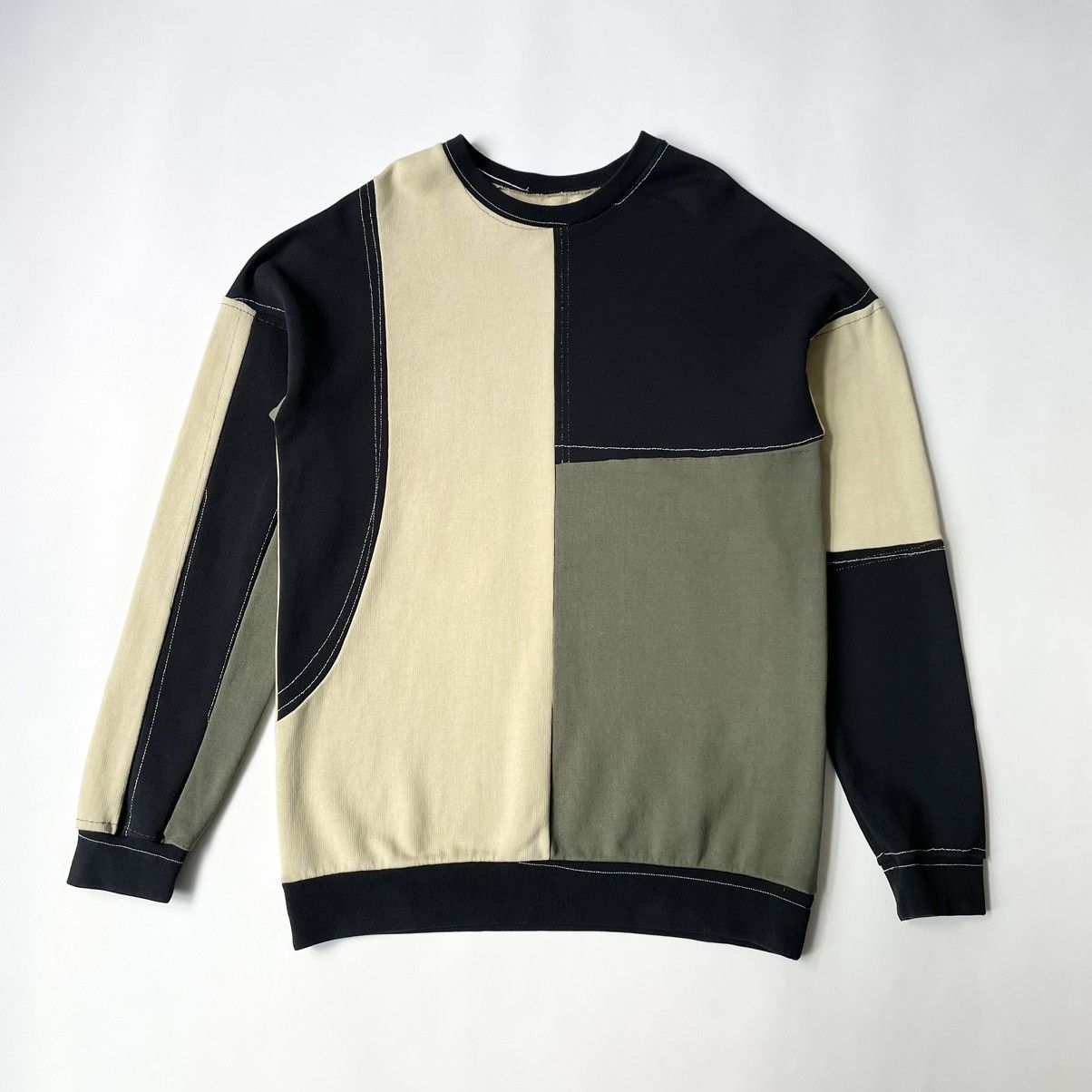 Maison Margiela A/W 17 ‘Reworked’ Oversized Sweatshirt Size US S / EU 44-46 / 1 - 1 Thumbnail