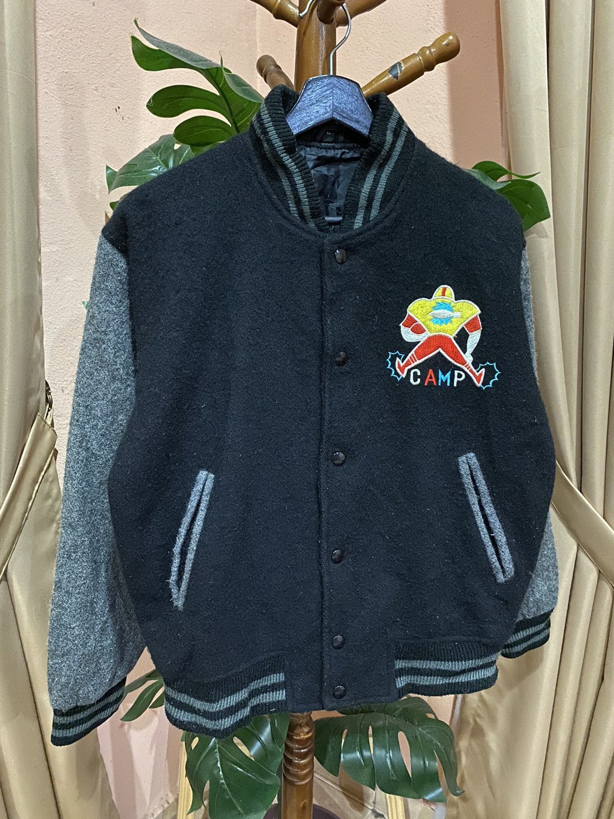 Other Vintagear Jacket – Black Wool Blend with Embroidered Motif Size US L / EU 52-54 / 3 - 7 Thumbnail
