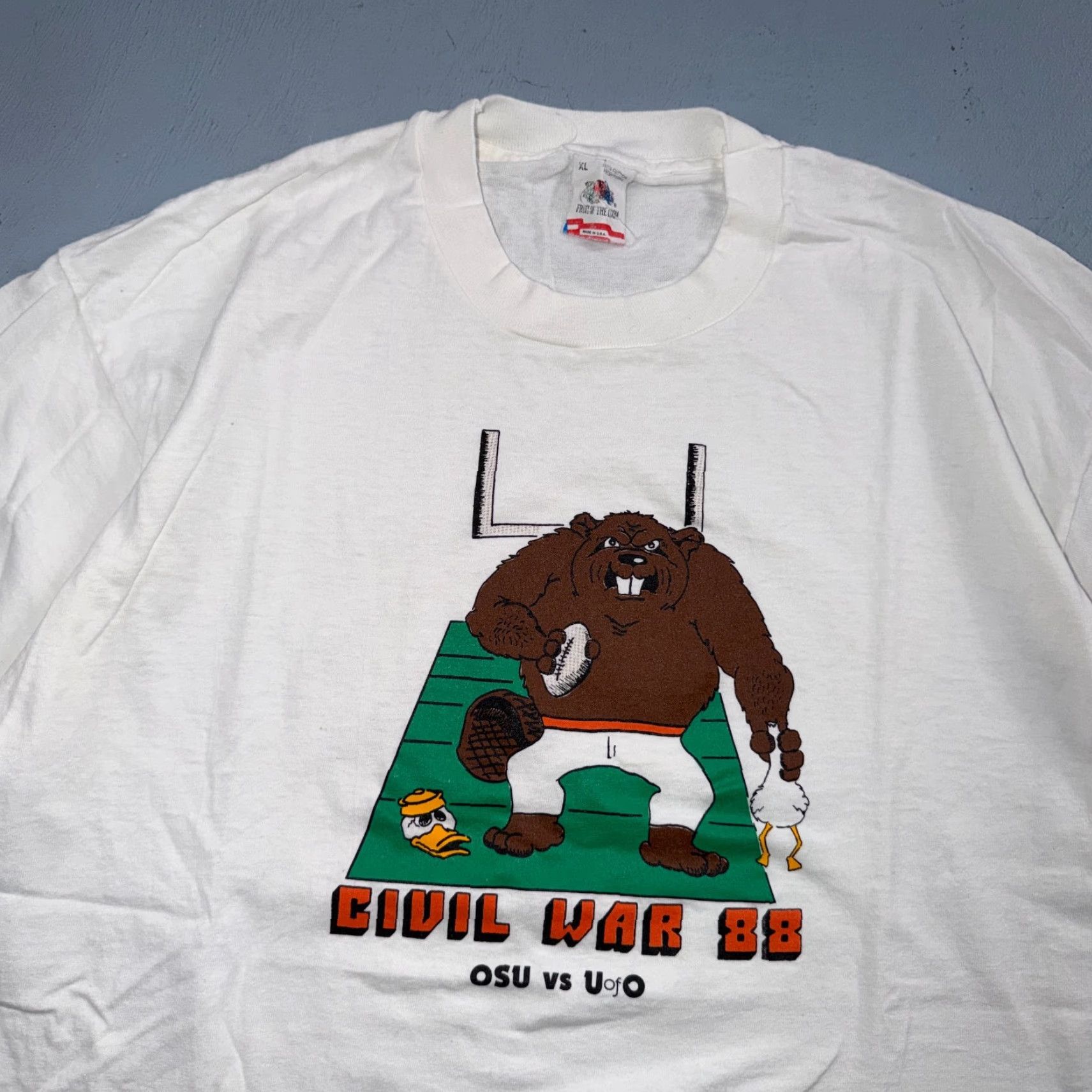 Fruit Of The Loom VINTAGE OSU Civil War 1988 FOTL T Shirt Single Stitch 80s USA XL Crew Neck Short Sleeve White Men Modern Vintage Shirts Beavers Ducks Mens XL Size US XL / EU 56 / 4 - 2 Thumbnail