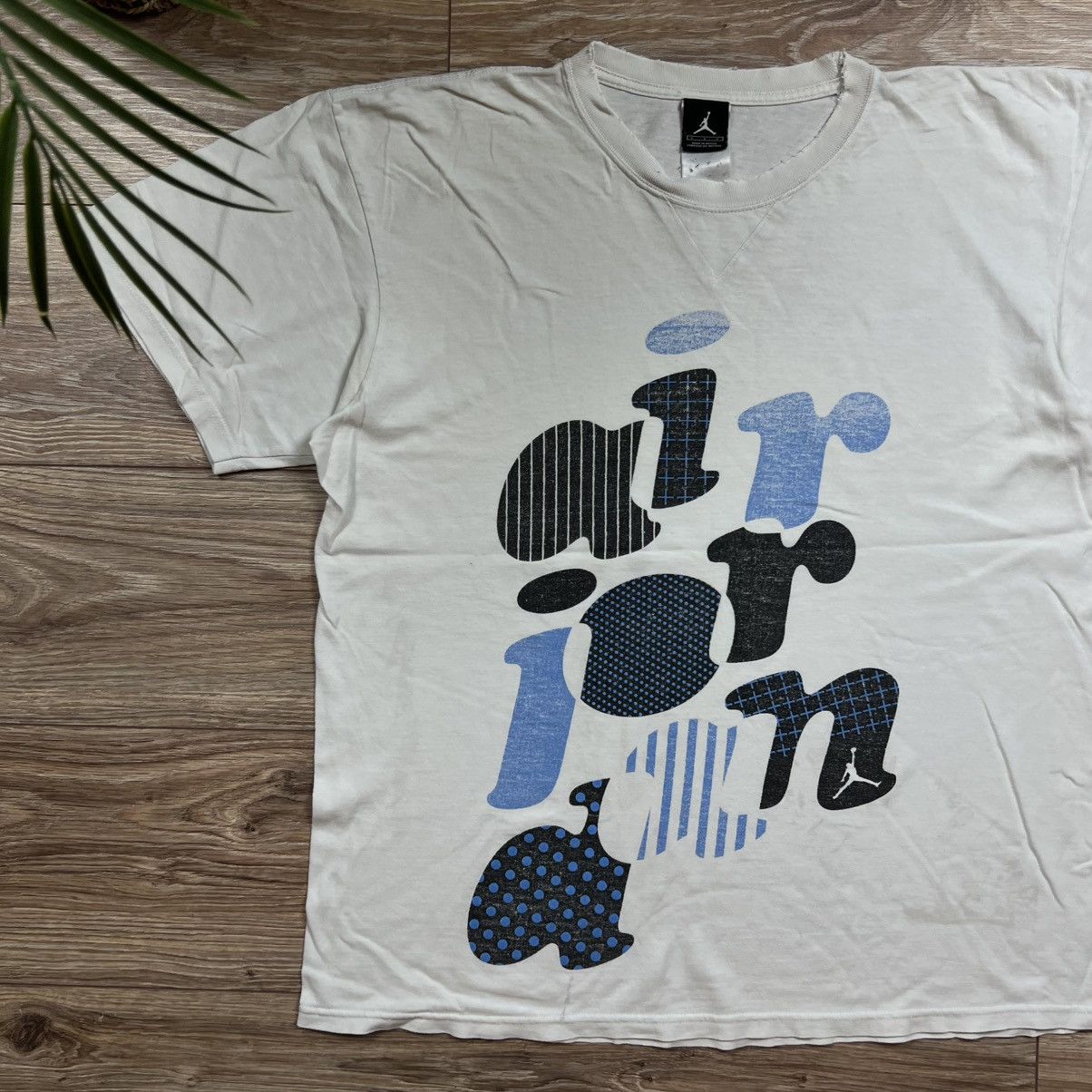 Nike 90s Nike Air Jordan Vintage Big Logo Retro Tee T-Shirt Size US L / EU 52-54 / 3 - 2 Thumbnail