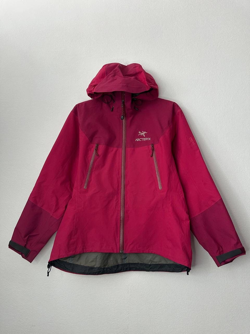 Arc'teryx Arc’teryx Gore-Tex Pro Beta AR Women’s Hooded Jacket Pink Size L / US 10 / IT 46 - 1 Thumbnail