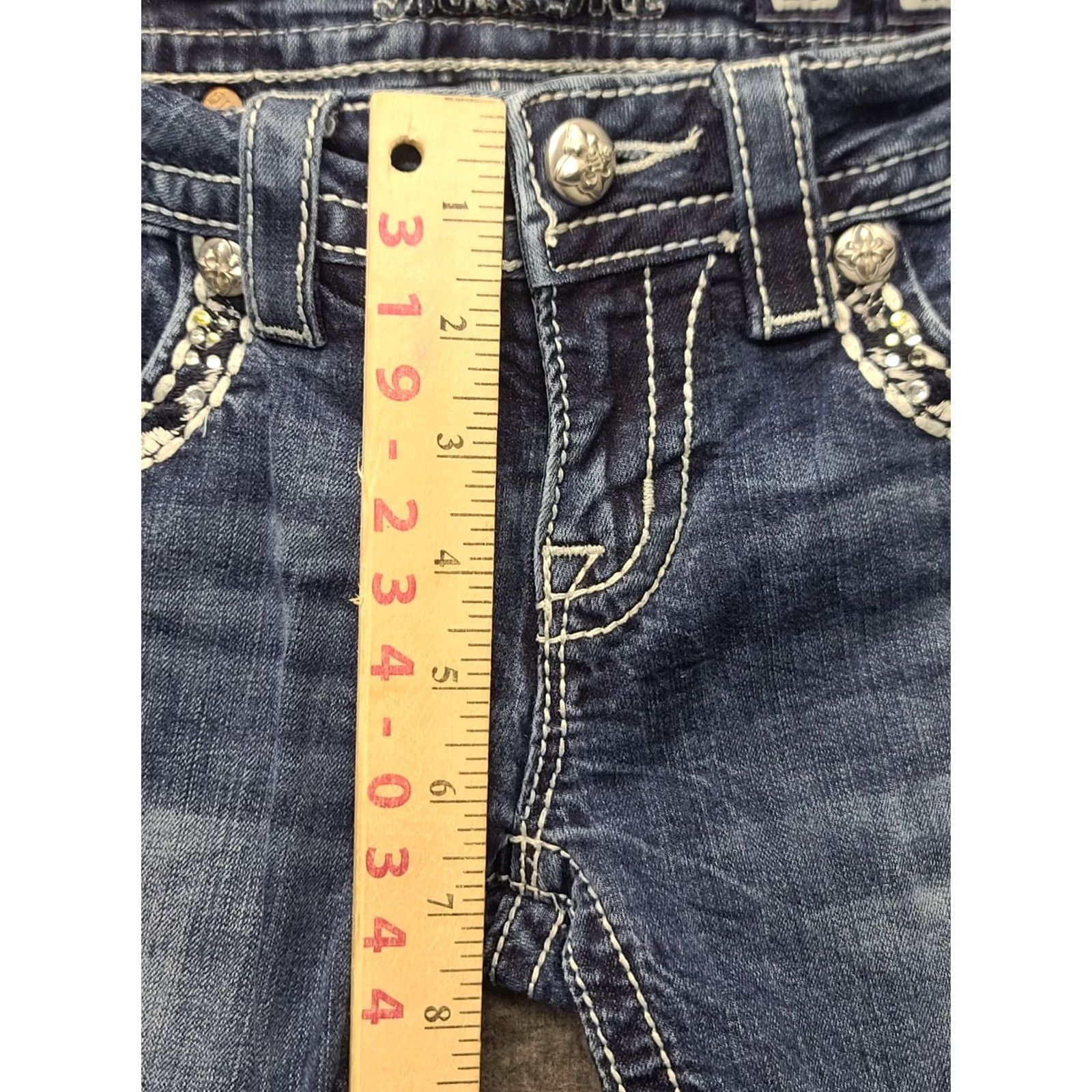Miss Me Miss Me Capris 26x20 Signature Fit Low Rise Cropped Distressed Stretch Denim Jeans Women Size ONE SIZE - 5 Thumbnail