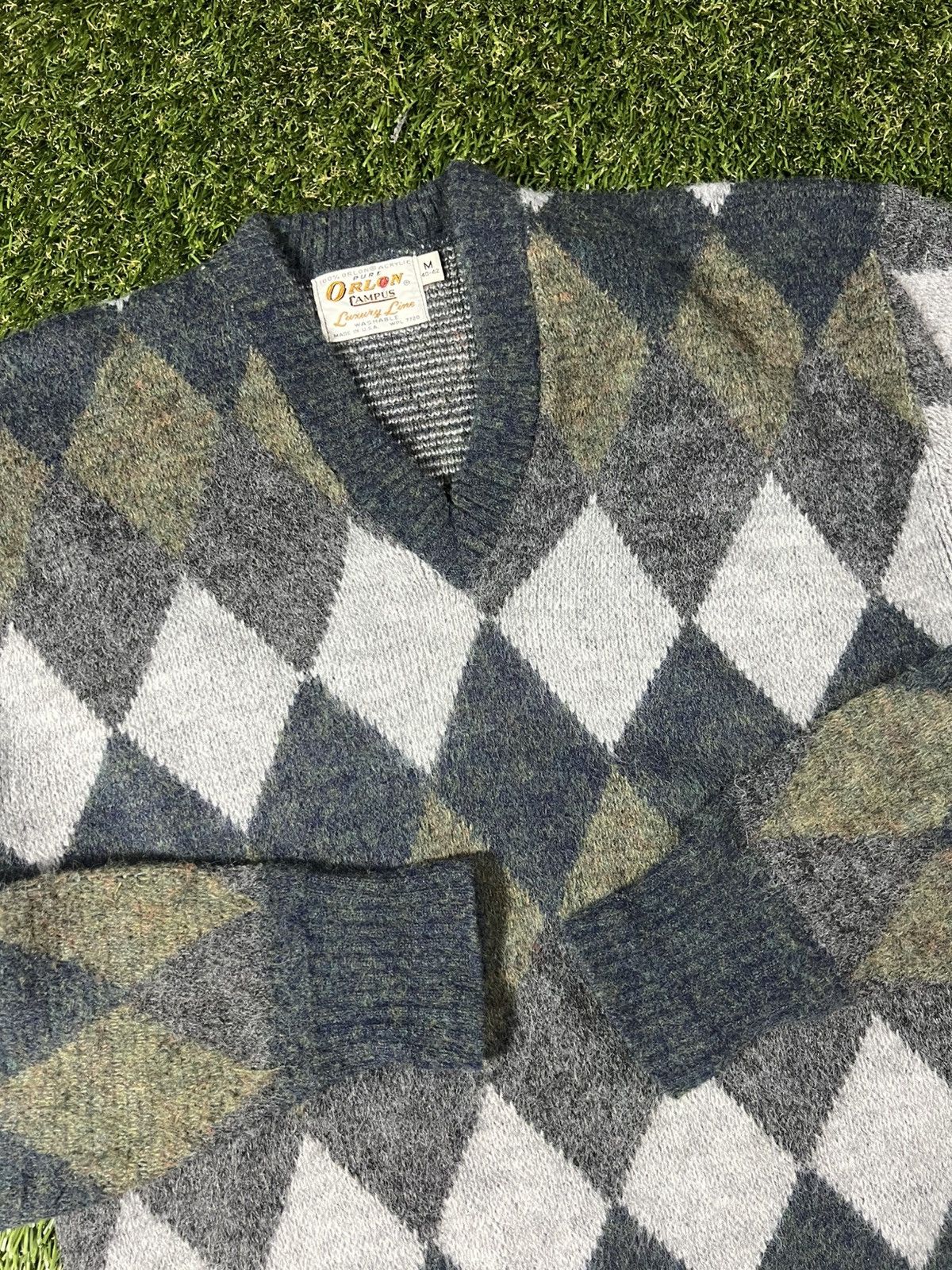 Vintage Vintage 60s Orlon Earth Tone Fall Winter Knit V Neck Sweater Size US M / EU 48-50 / 2 - 2 Thumbnail
