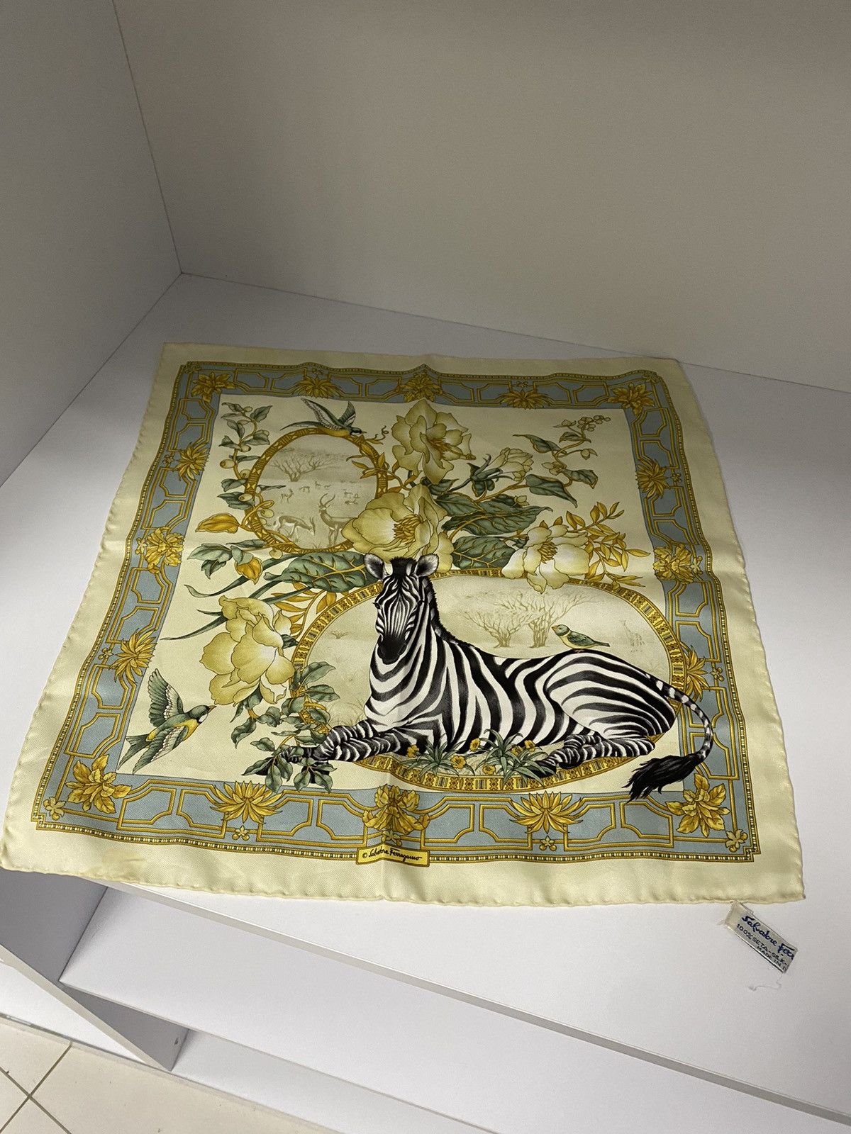 Salvatore Ferragamo × Vintage Vintage Salvatore Ferragamo Scarf Zebra Pattern Size ONE SIZE - 6 Thumbnail