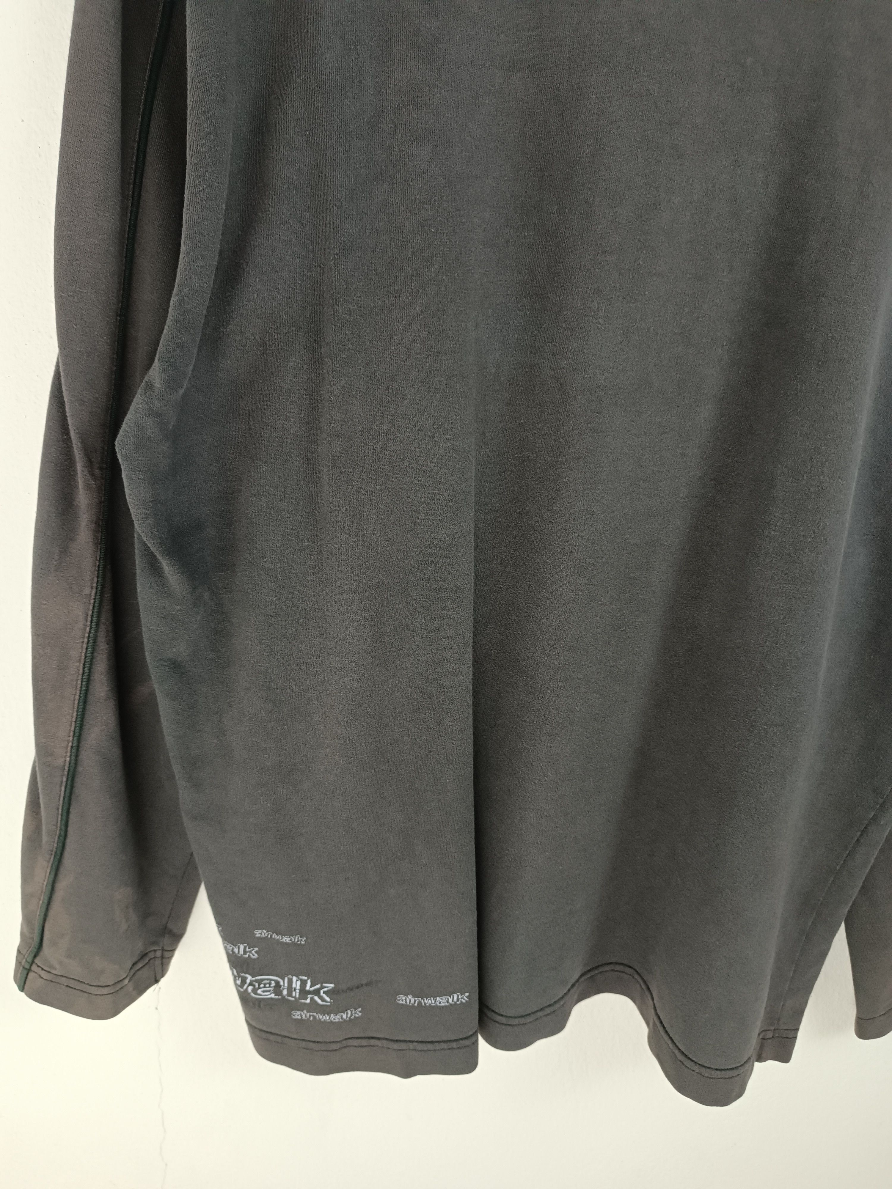 Airwalk THRASHED FADED VINTAGE Y2K AIRWALK TEE VKEI KMIRII GRUNGE Size US L / EU 52-54 / 3 - 13 Thumbnail