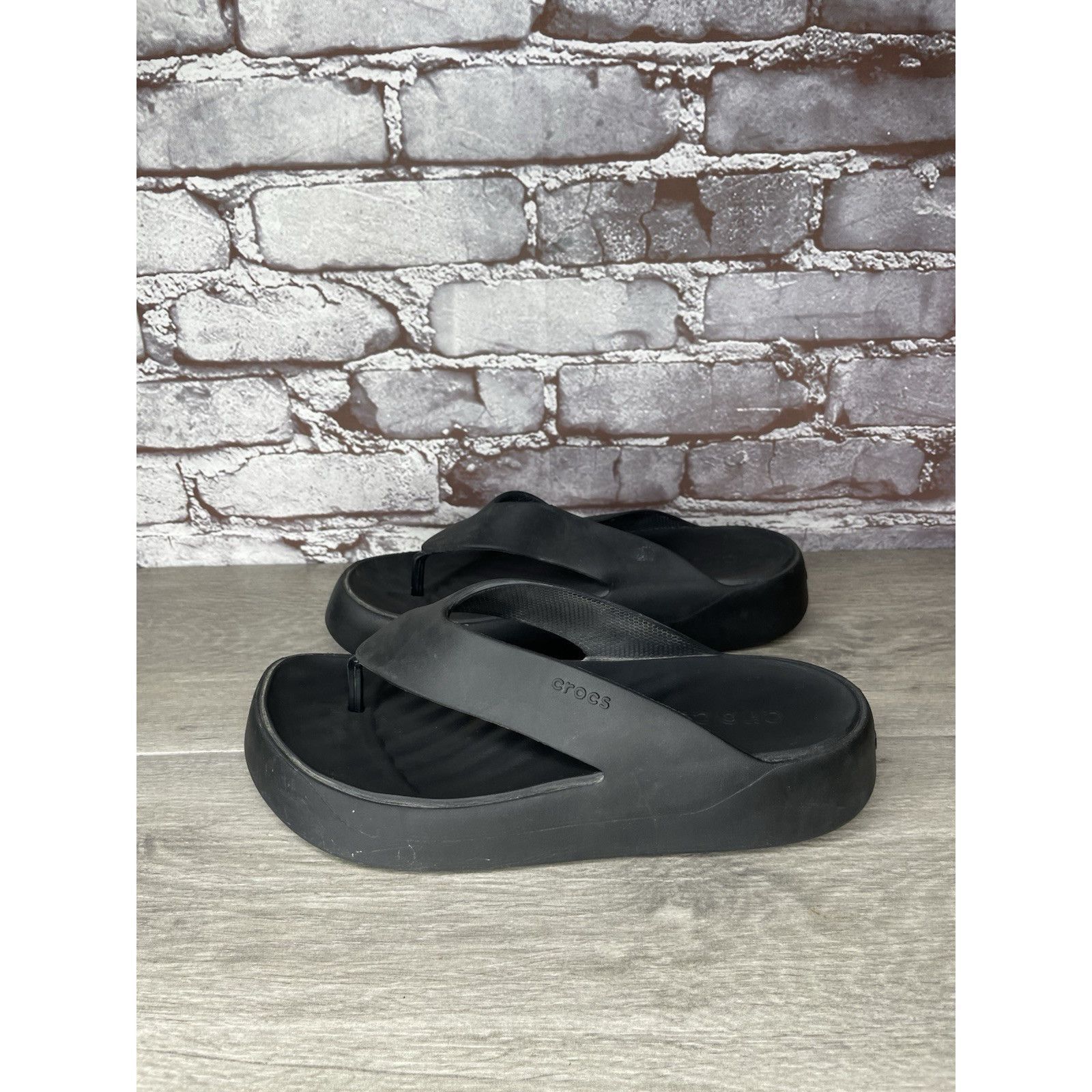 Crocs Crocs Getaway Black Rubber Platform FlipFlops Beach Sandals Size US 10 / IT 40 - 15 Thumbnail