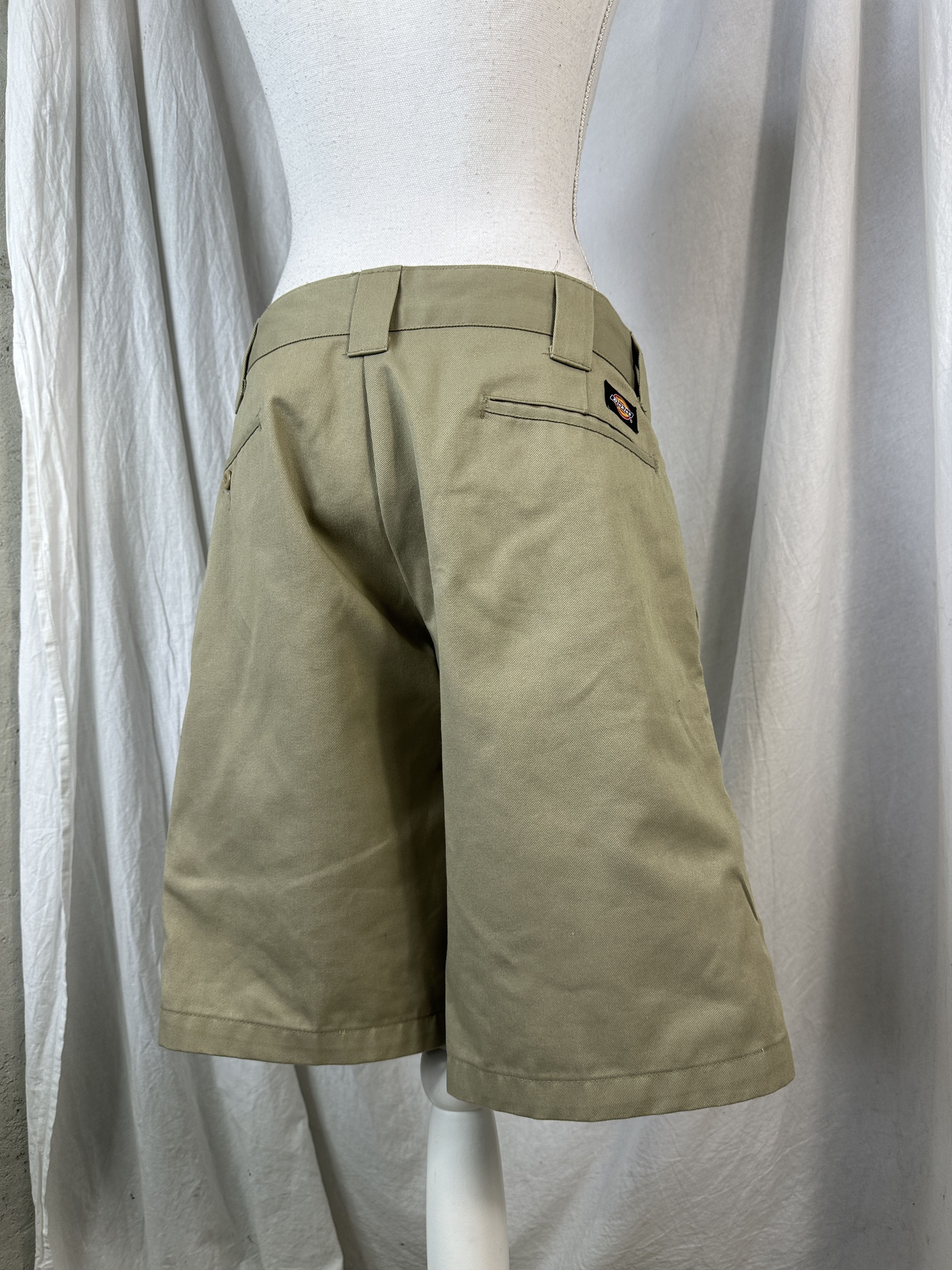 Dickies × Vintage Vintage Streetwear Y2K Casual Dickies Shorts Size 32" / US 10 / IT 46 - 2 Thumbnail