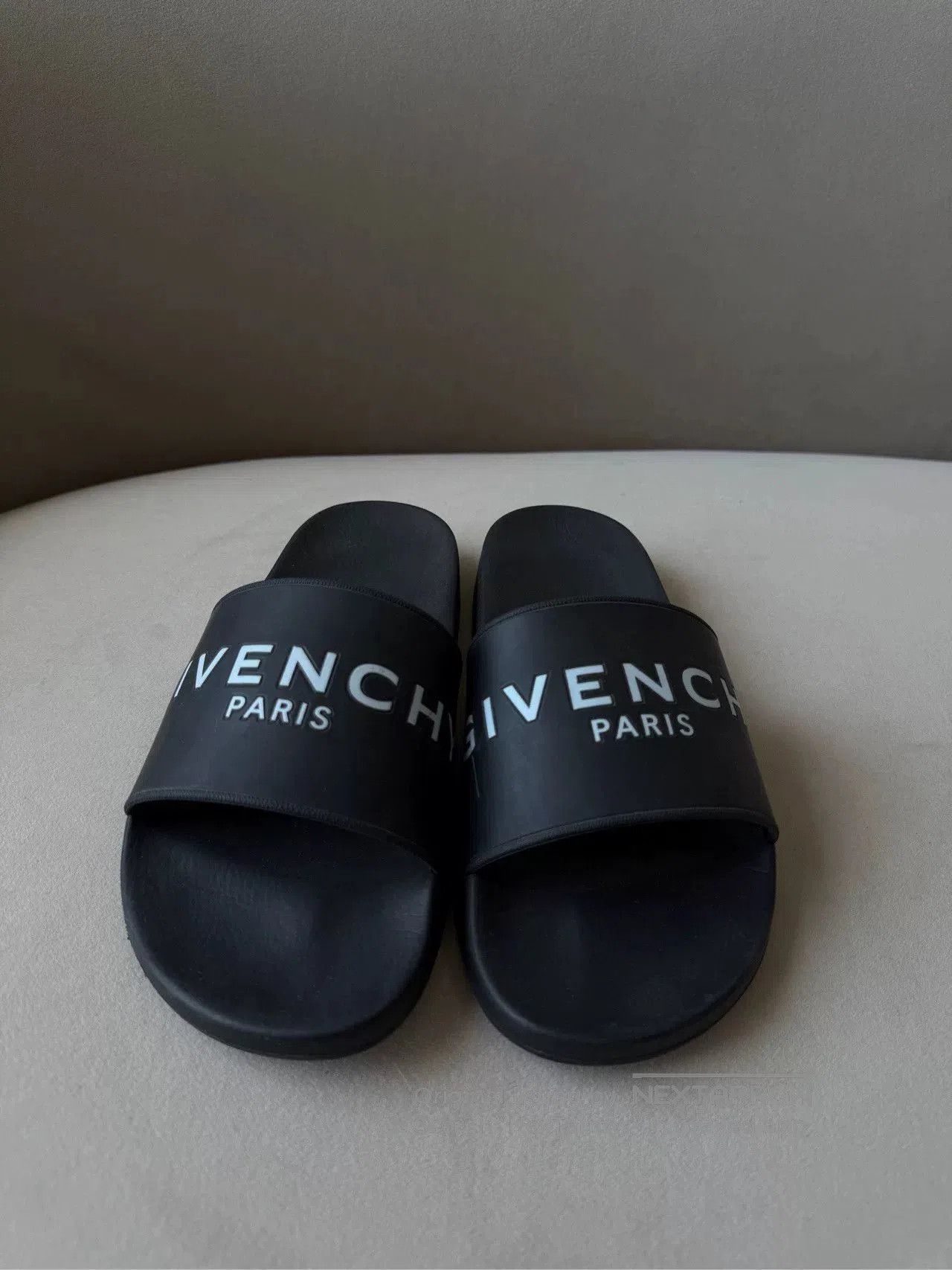Givenchy Givenchy Black Slippers Size 37. Size US 6 / IT 36 - 2 Thumbnail