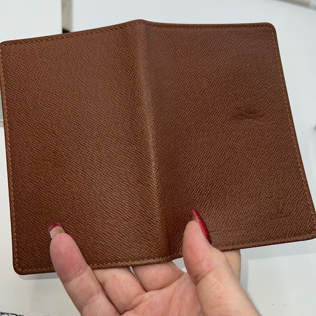 Louis Vuitton Louis Vuitton Porte 2 Cartes Vertical Brown Taiga Leather Ca Size ONE SIZE - 8 Thumbnail