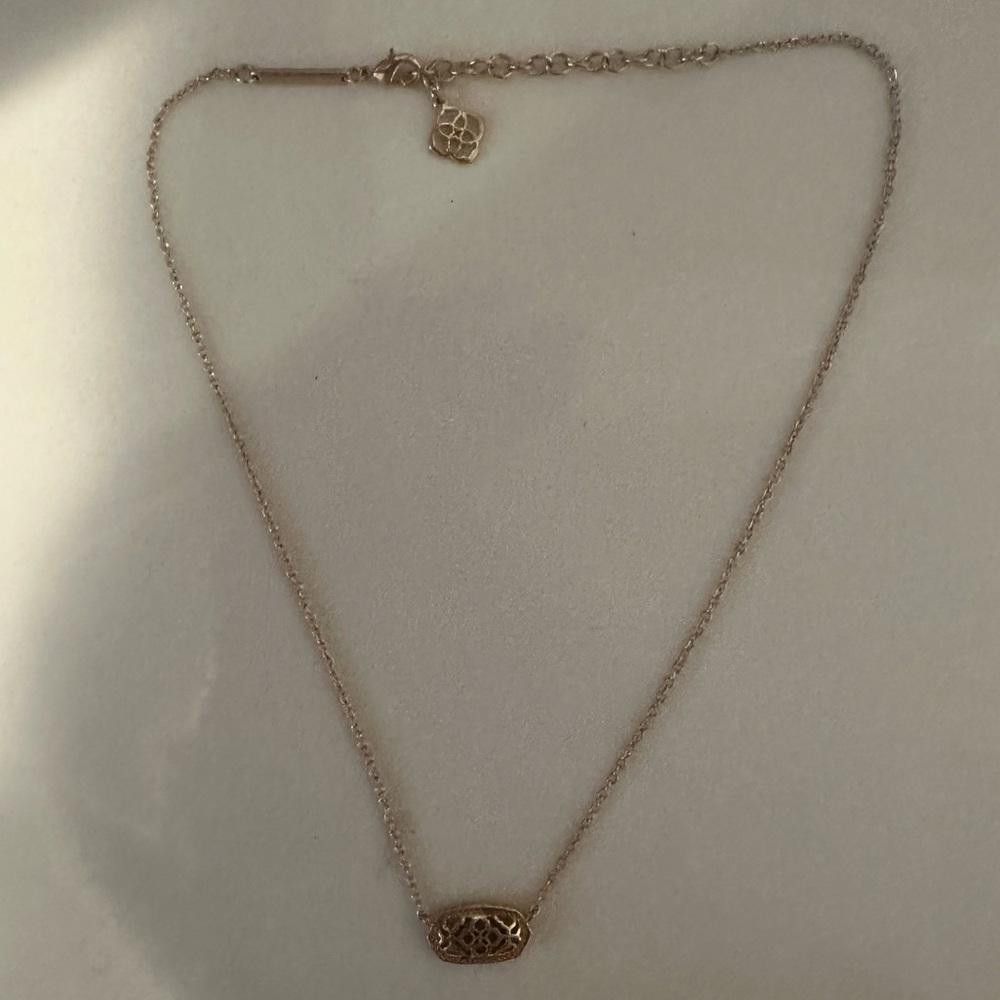 Kendra Scott Kendra Scott Elisa Rose Gold Oval Filigree Pendant Necklace Size ONE SIZE - 3 Thumbnail