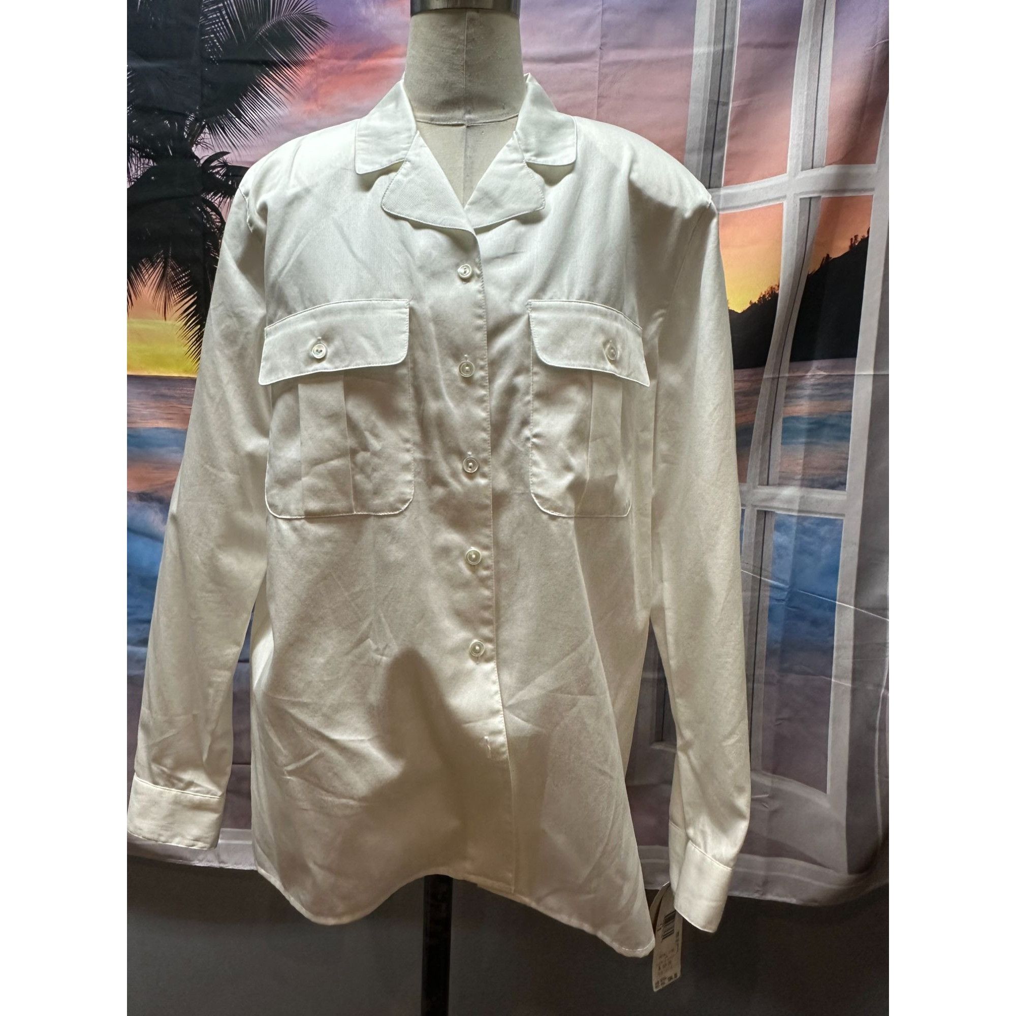 Jones New York NWT Jones New York white button down blouse with pockets sz Size L / US 10 / IT 46 - 1 Thumbnail