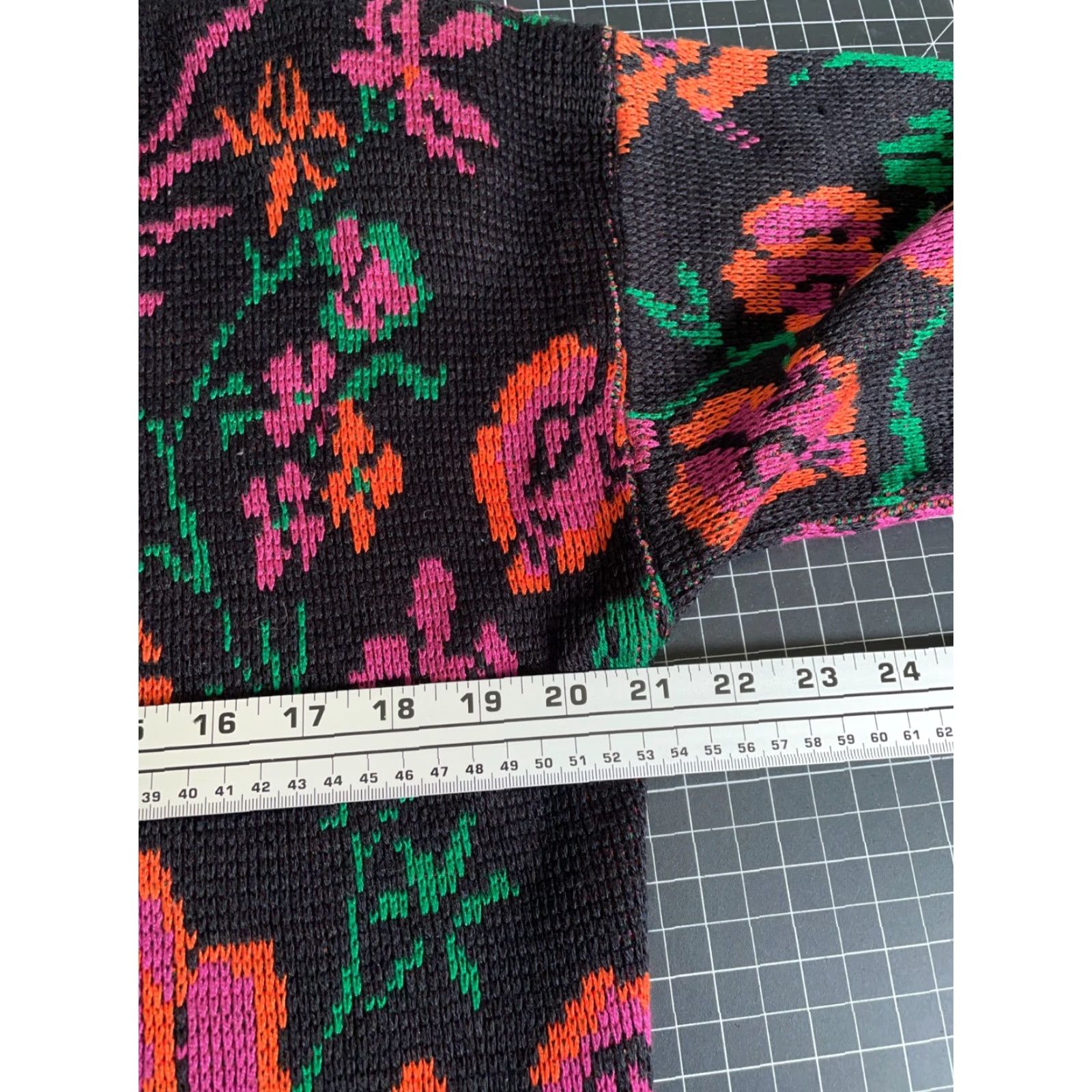 Pinko VINTAGE 90s Floral Knit Sweater Women’s Large Black Pink Birds Intarsia Pullover with Shoulder Pads Size L / US 10 / IT 46 - 5 Thumbnail