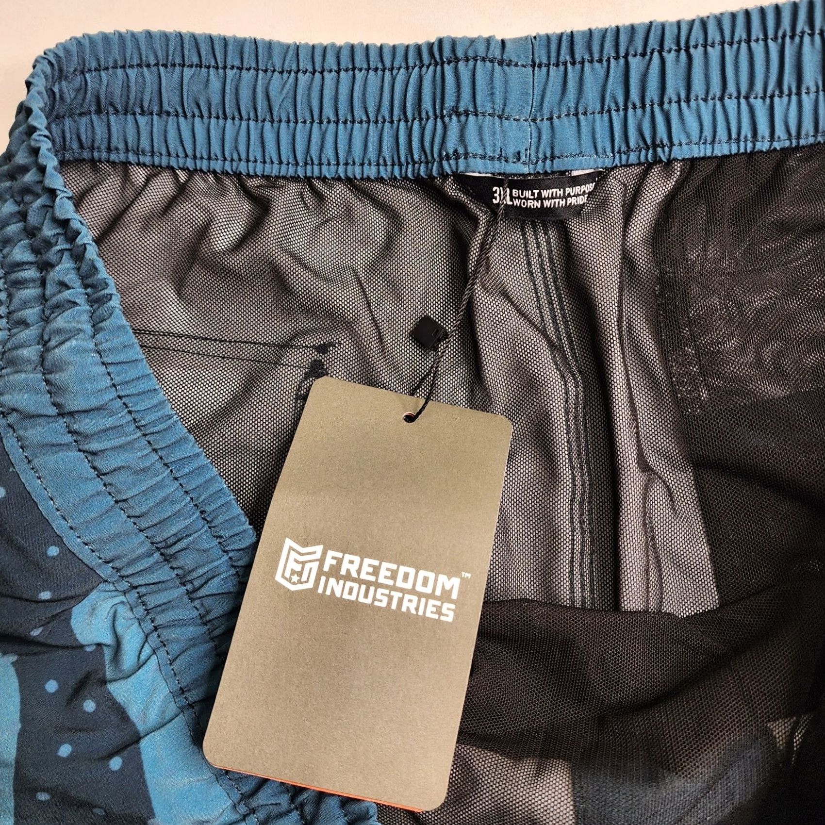 Industrie Freedom Industries Mens Adapt + Hybrid Short B.Steel Halftone Size 3XL Regular Activewear Size US 39 - 7 Thumbnail