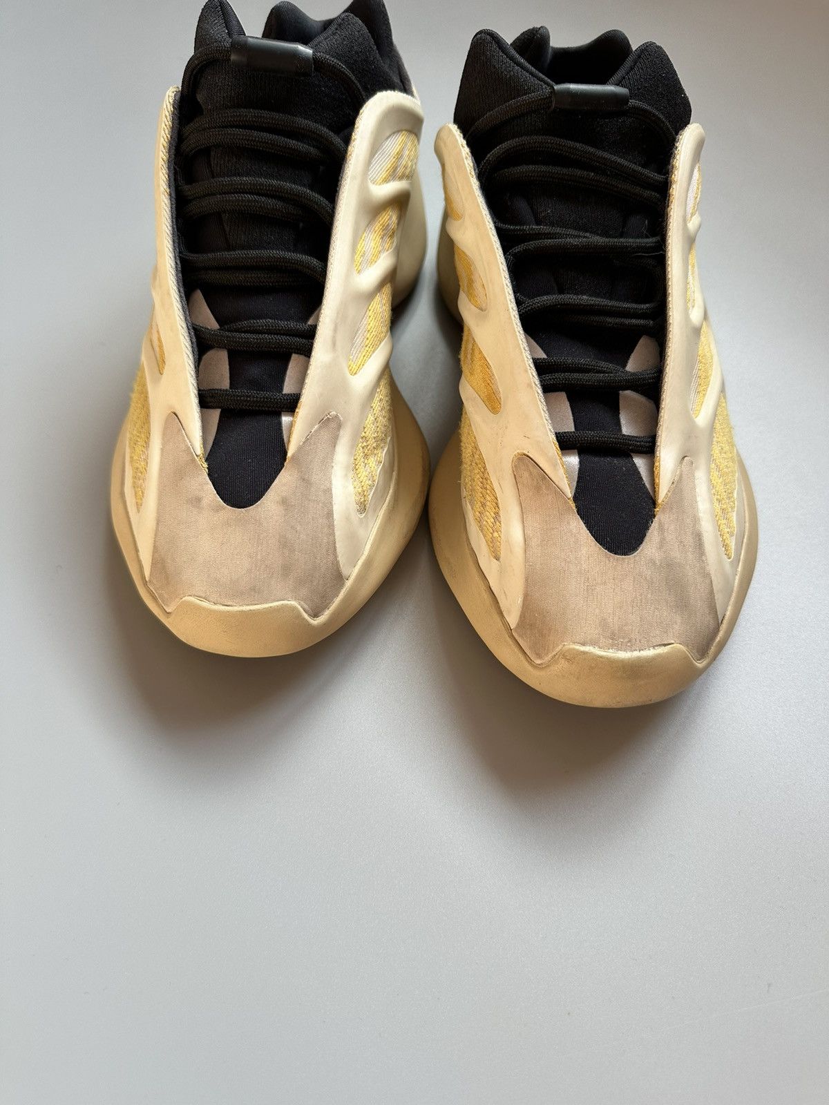Adidas × Kanye West Adidas YEEZY 700 V3 Safflower Size 7,5 US Size US 7.5 / EU 40-41 - 6 Thumbnail