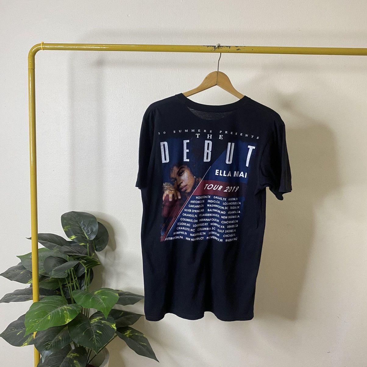 Band Tees Ella Mai The Debut Tour Tee Size US M / EU 48-50 / 2 - 4 Thumbnail
