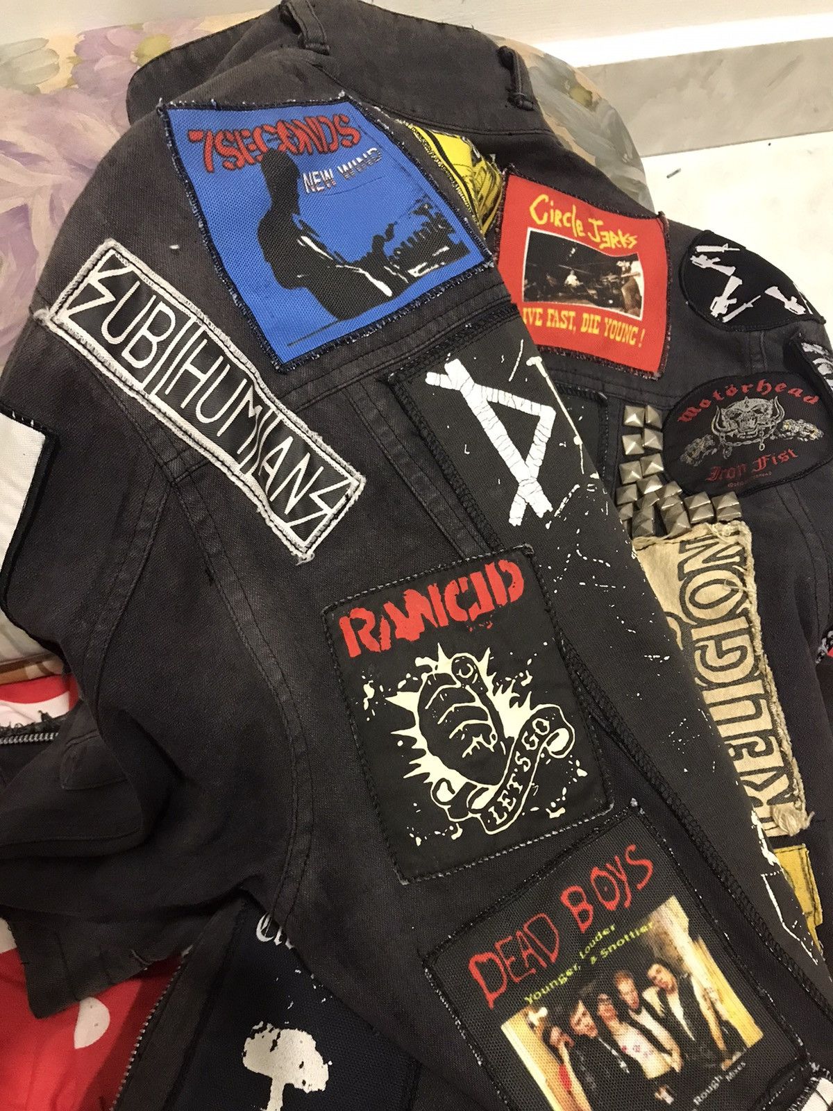 Band Tees Jacket punk………. Size US L / EU 52-54 / 3 - 7 Thumbnail