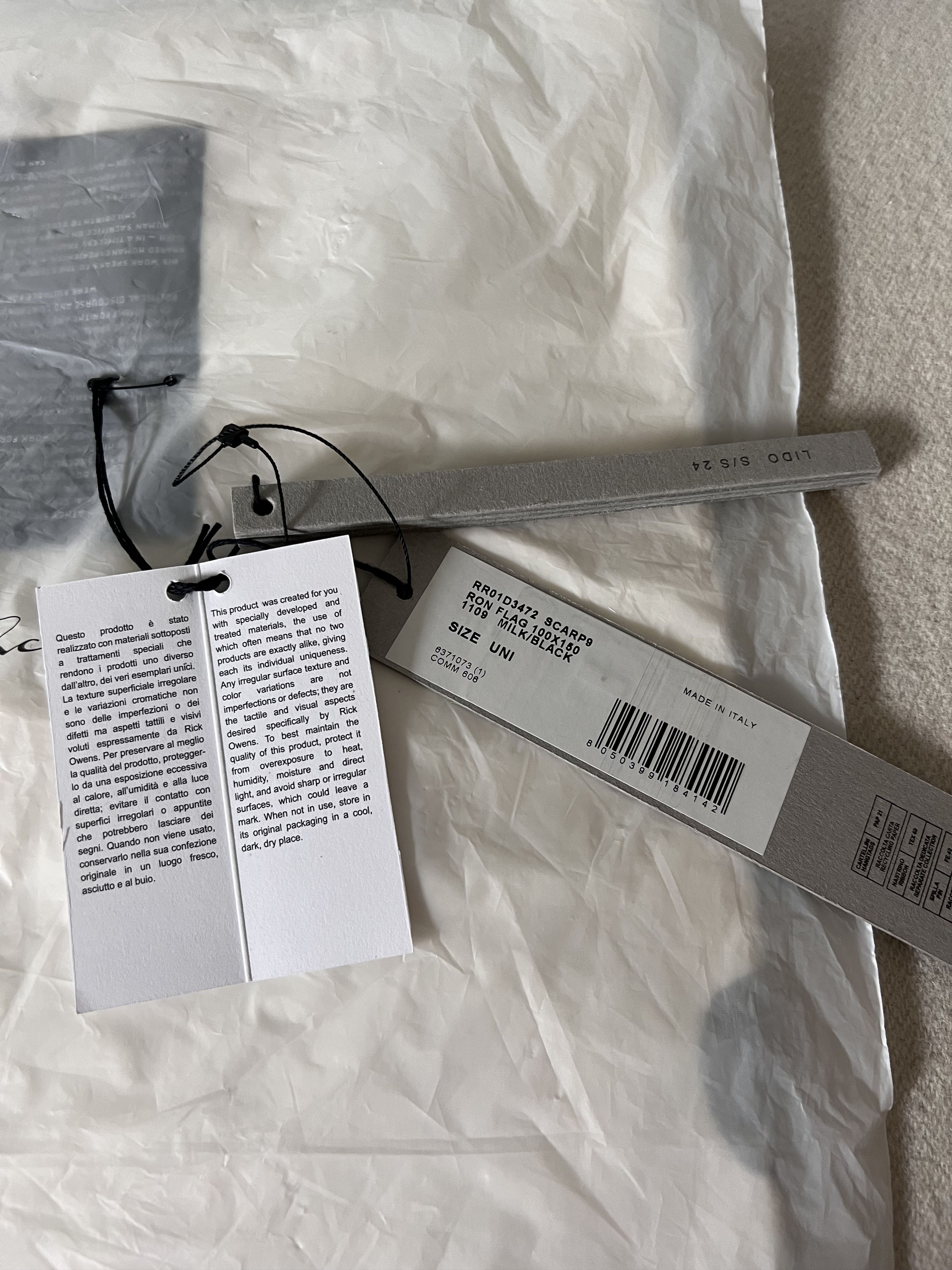 Rick Owens Rick Owens Ron Flag in Milk Size ONE SIZE - 3 Thumbnail